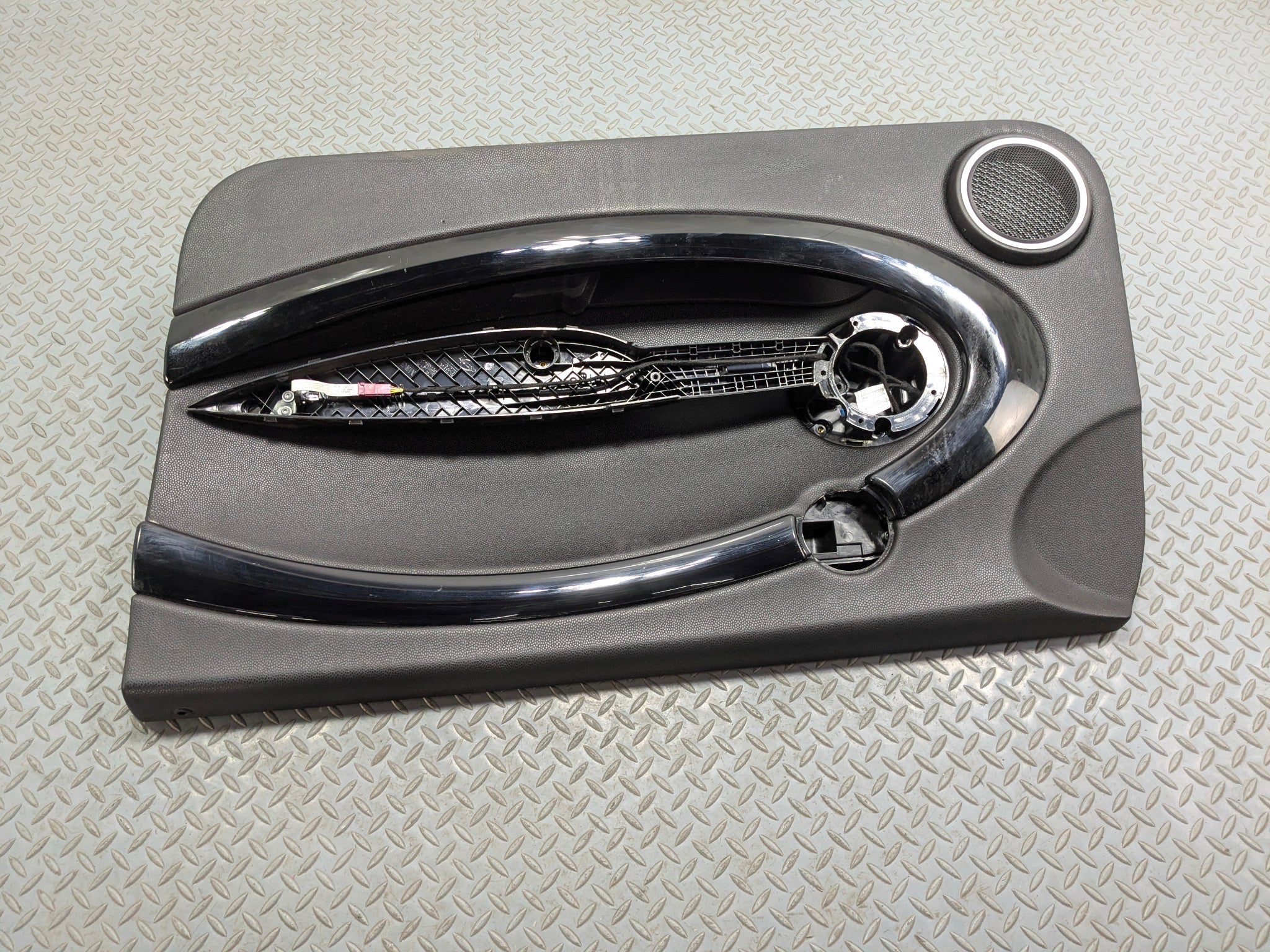 2011 - 2014 MINI COOPER CLUBMAN OEM INTERIOR DOOR PANEL TRIM FRONT RIGHT SIDE