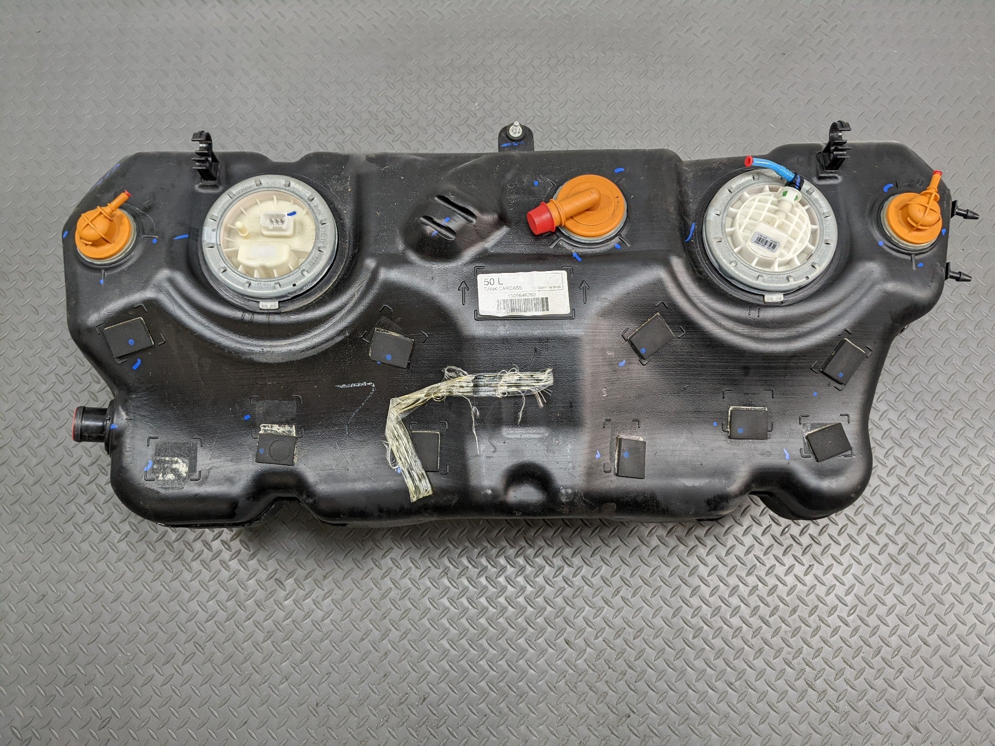 2011 - 2014 MINI COOPER CLUBMAN OEM GASOLINE GAS FUEL TANK RESERVOIR ASSEMBLY