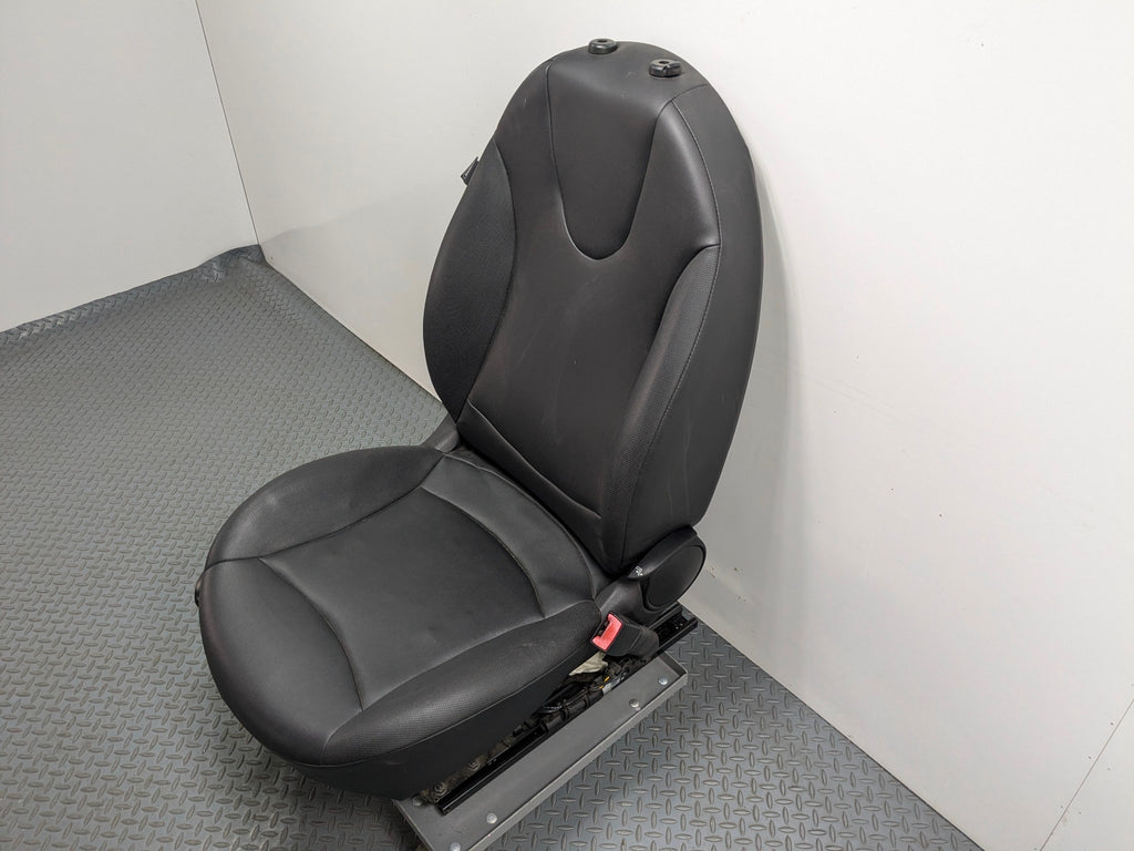 11 - 14 MINI COOPER CLUBMAN OEM SEAT BLACK LEATHER WITH BUCKLE FRONT RIGHT SIDE