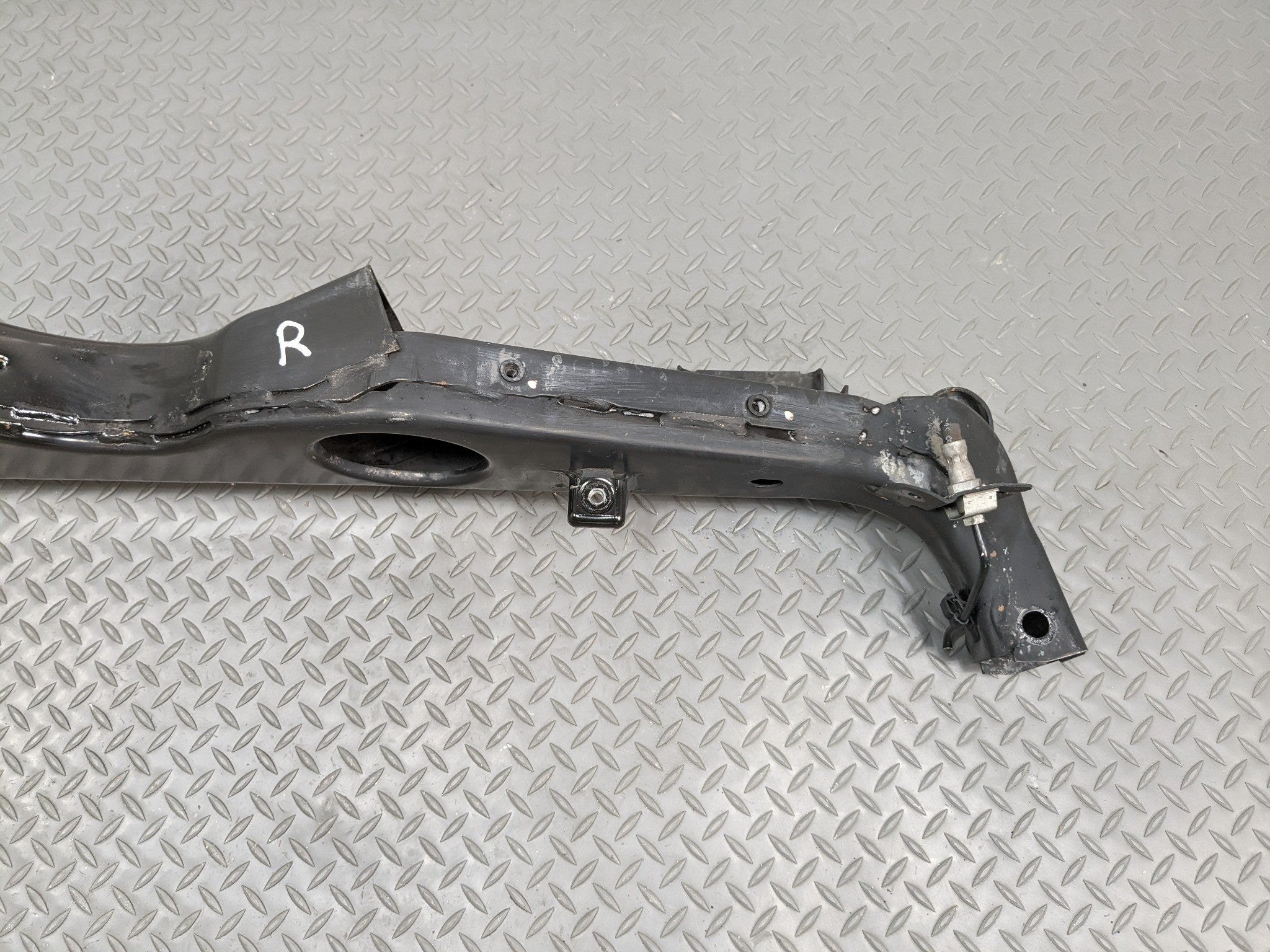 2011 - 2014 MINI COOPER CLUBMAN OEM SUBFRAME CROSSMEMBER REAR SUSPENSION CRADLE