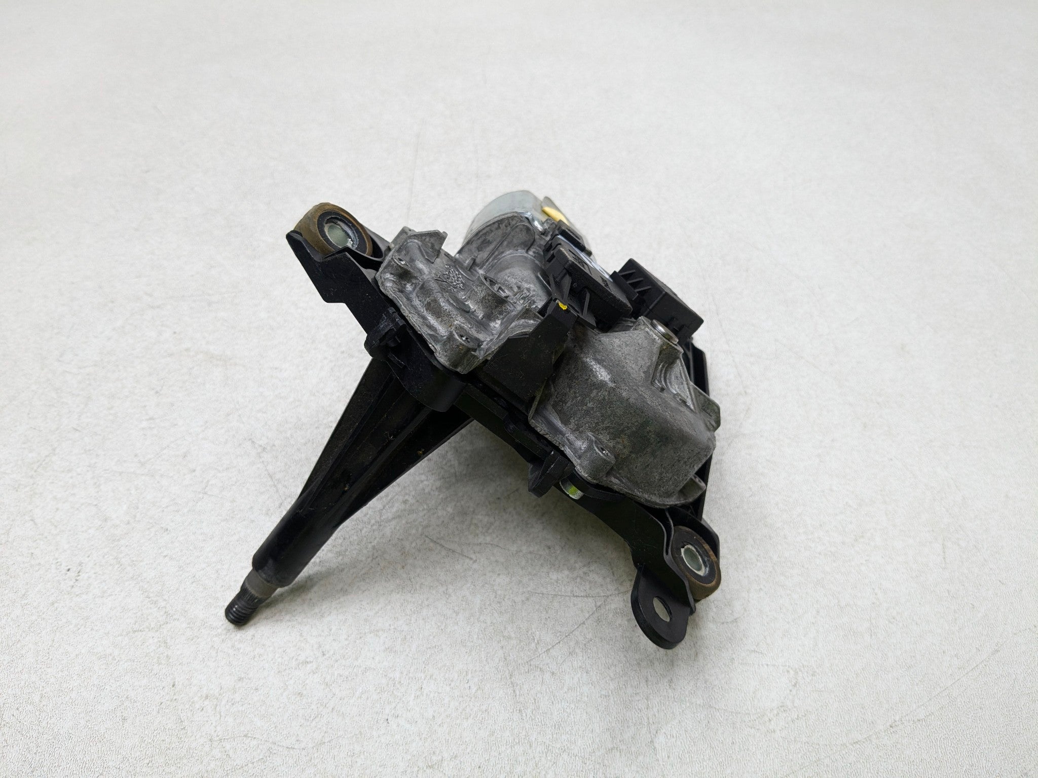 2011 - 2014 MINI COOPER CLUBMAN OEM WIPER MOTOR ASSEMBLY REAR LEFT DRIVER SIDE