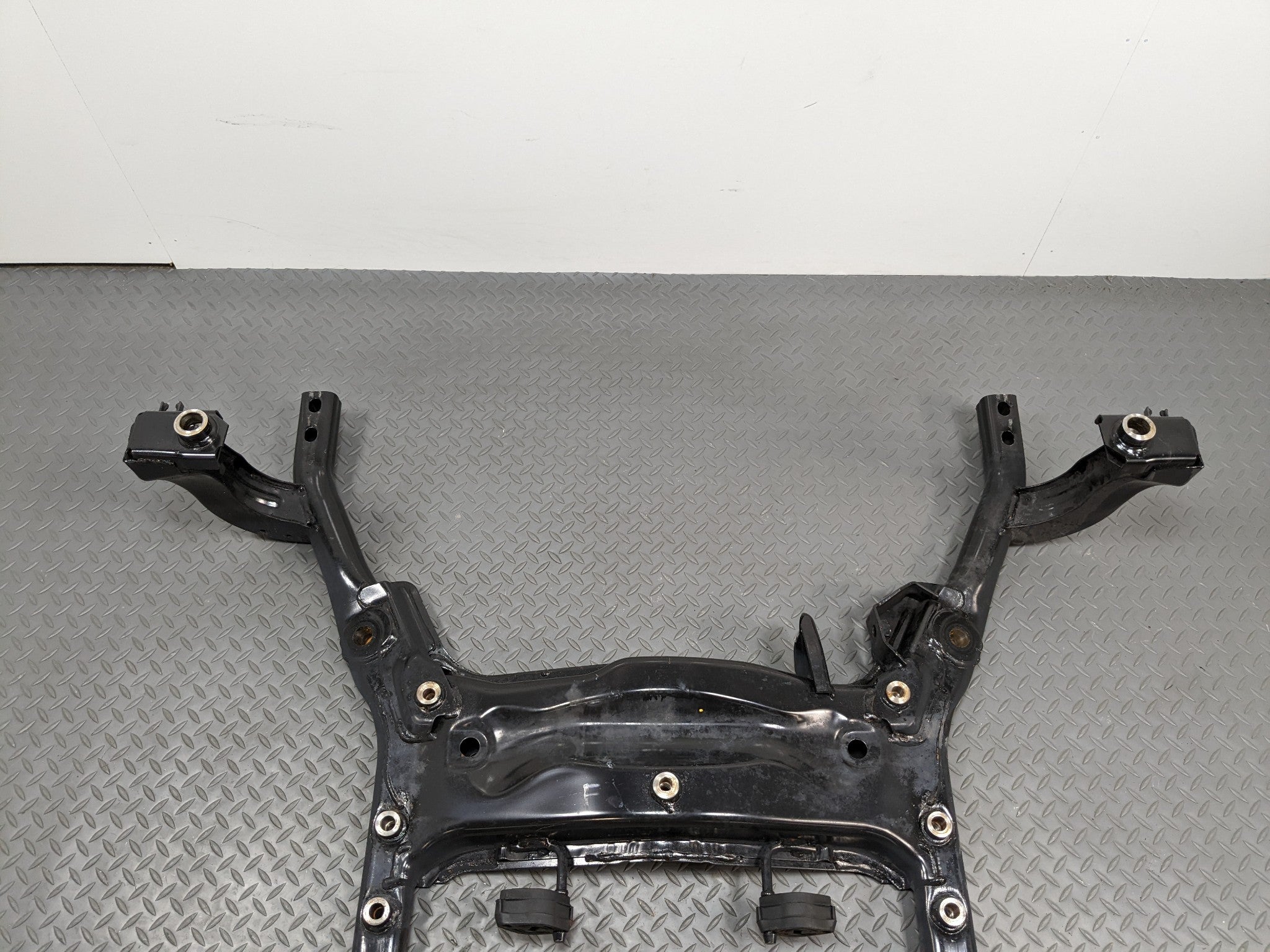 2011 - 2014 MINI COOPER CLUBMAN OEM CROSSMEMBER SUBFRAME FRONT ENGINE CRADLE
