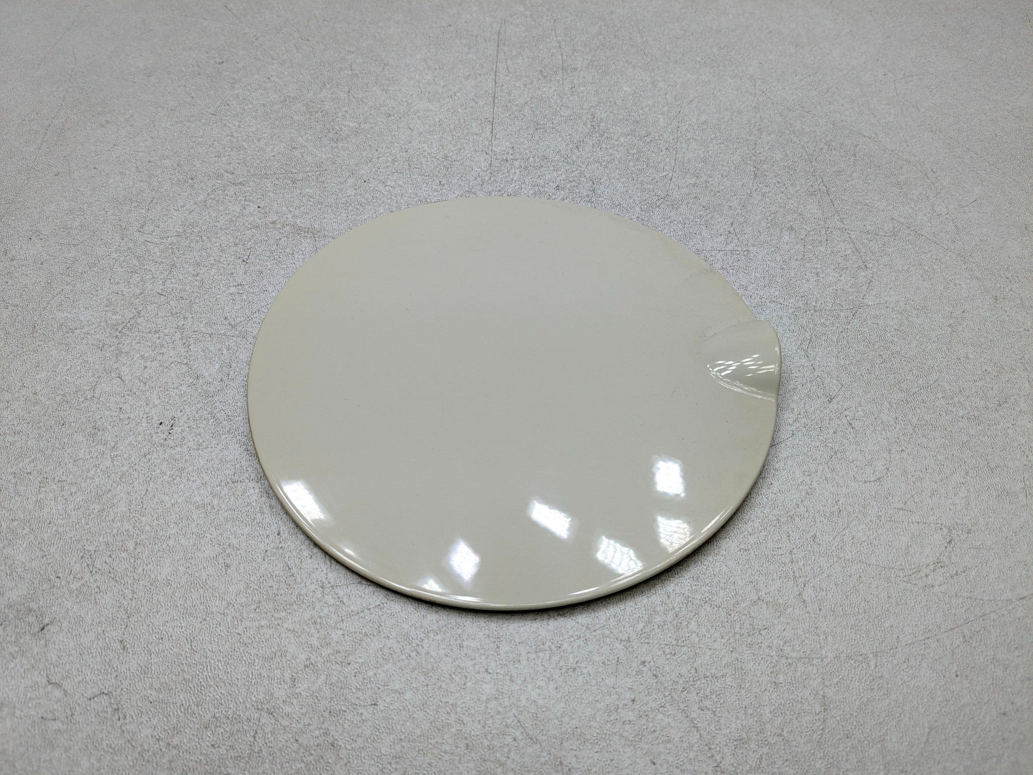 2011 - 2014 MINI COOPER CLUBMAN OEM FUEL GAS TANK DOOR LID COVER PEPPER WHITE