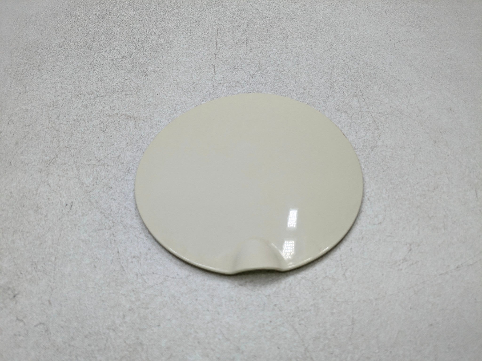 2011 - 2014 MINI COOPER CLUBMAN OEM FUEL GAS TANK DOOR LID COVER PEPPER WHITE