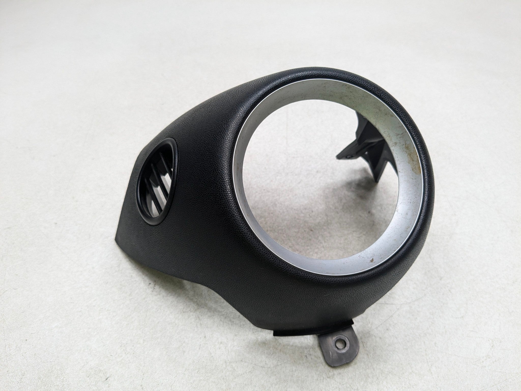 2011 - 2014 MINI COOPER CLUBMAN OEM AC HEATER VENT TRIM COVER FRONT RIGHT SIDE