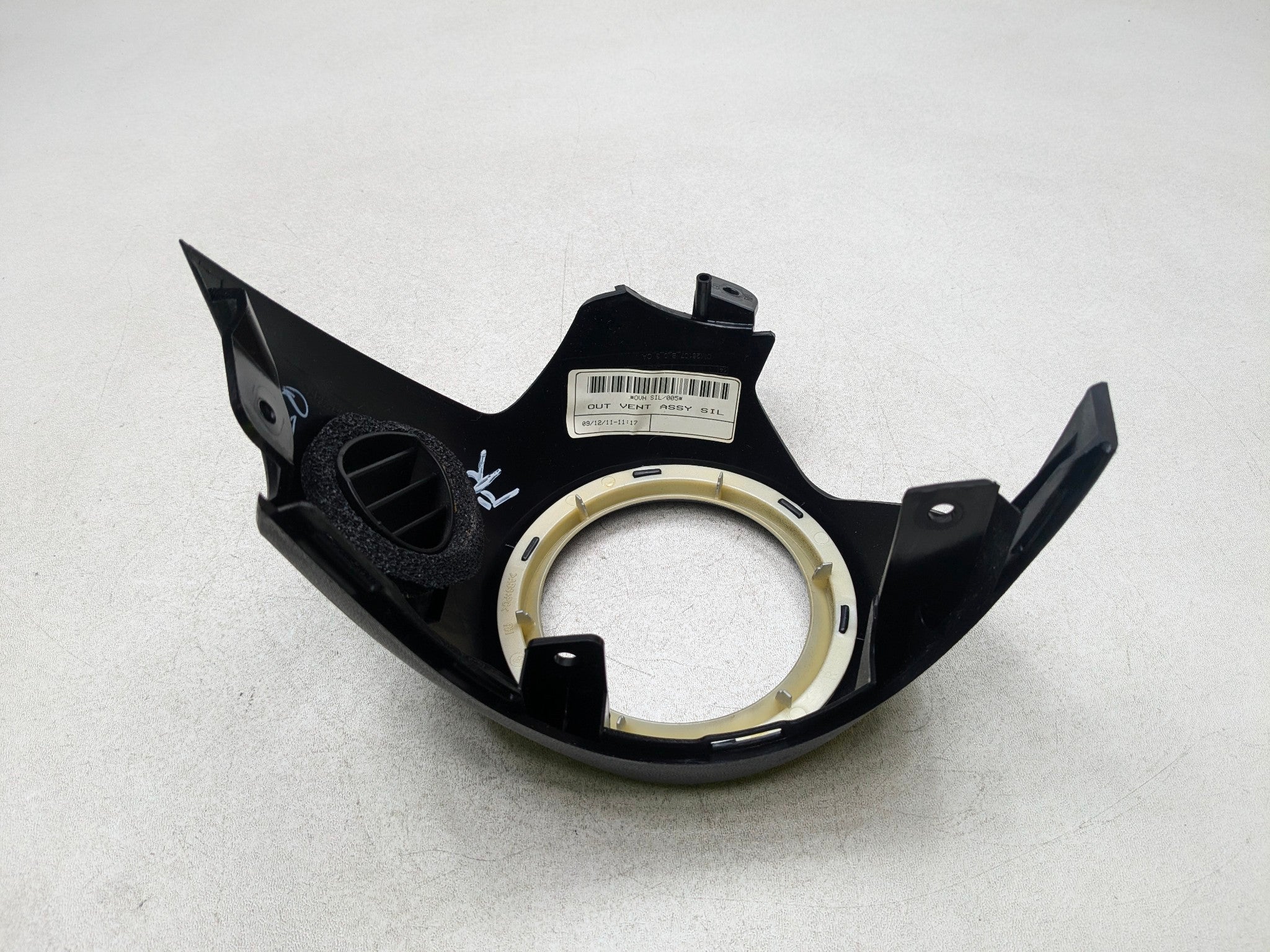 2011 - 2014 MINI COOPER CLUBMAN OEM AC HEATER VENT TRIM COVER FRONT RIGHT SIDE