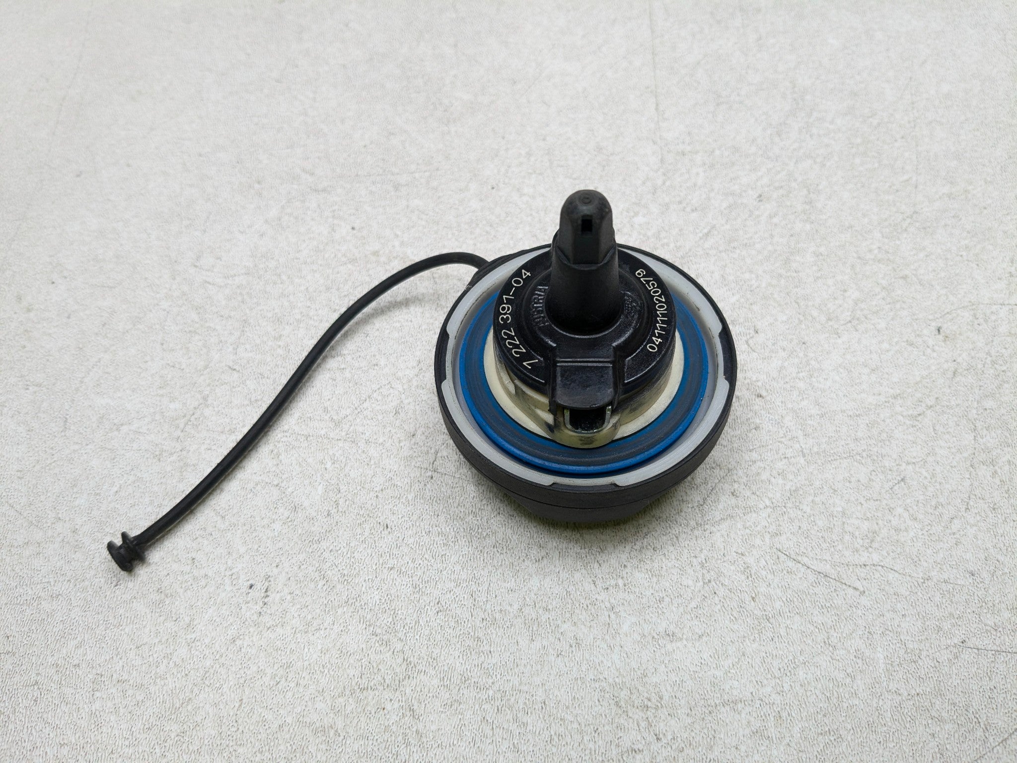 11 - 14 MINI COOPER CLUBMAN OEM FUEL GAS TANK RESERVOIR FILLER COVER CAP BLACK