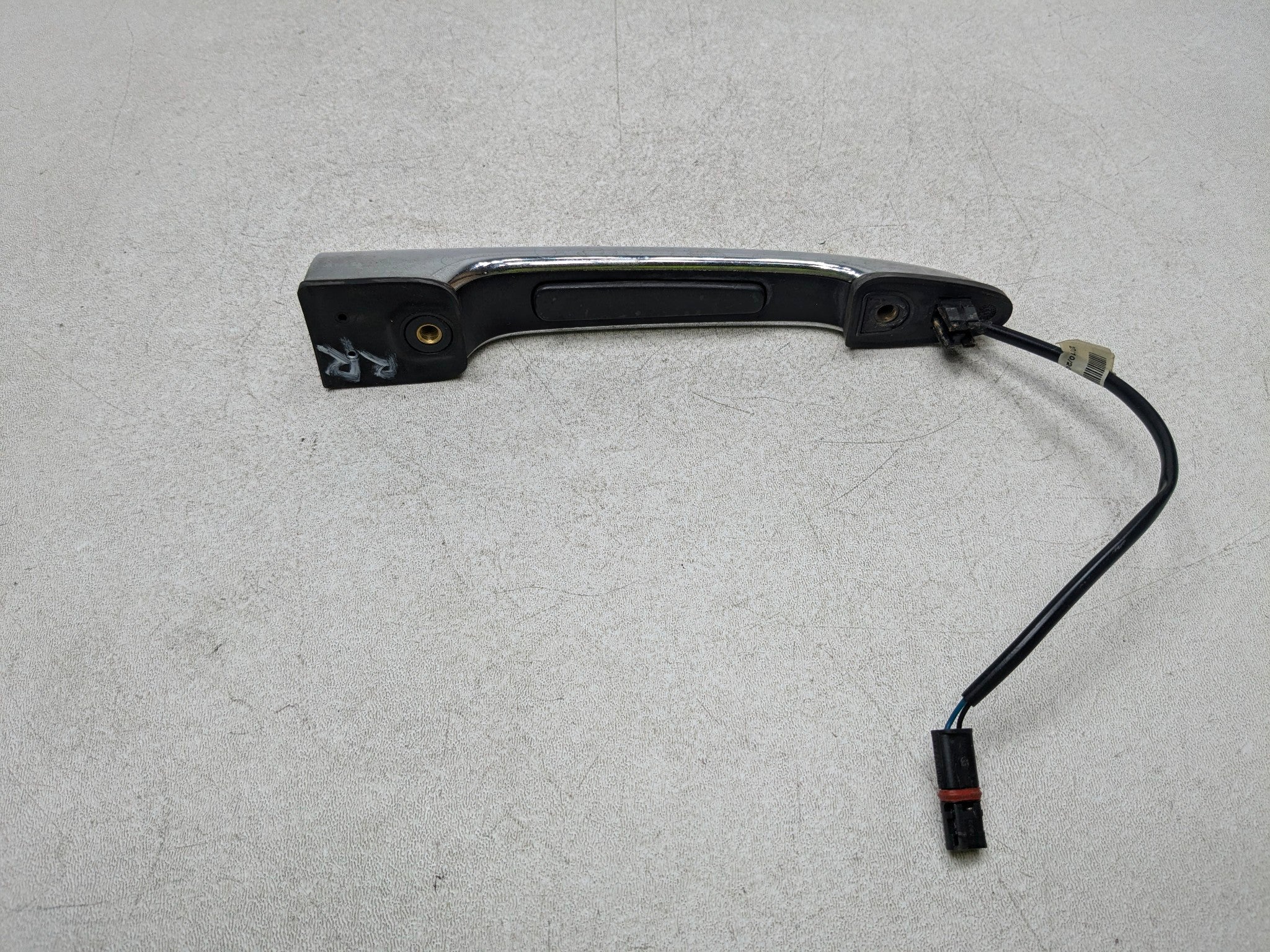 2011 - 2014 MINI COOPER CLUBMAN OEM TRUNK OUTSIDE DOOR HANDLE RAER RIGHT SIDE