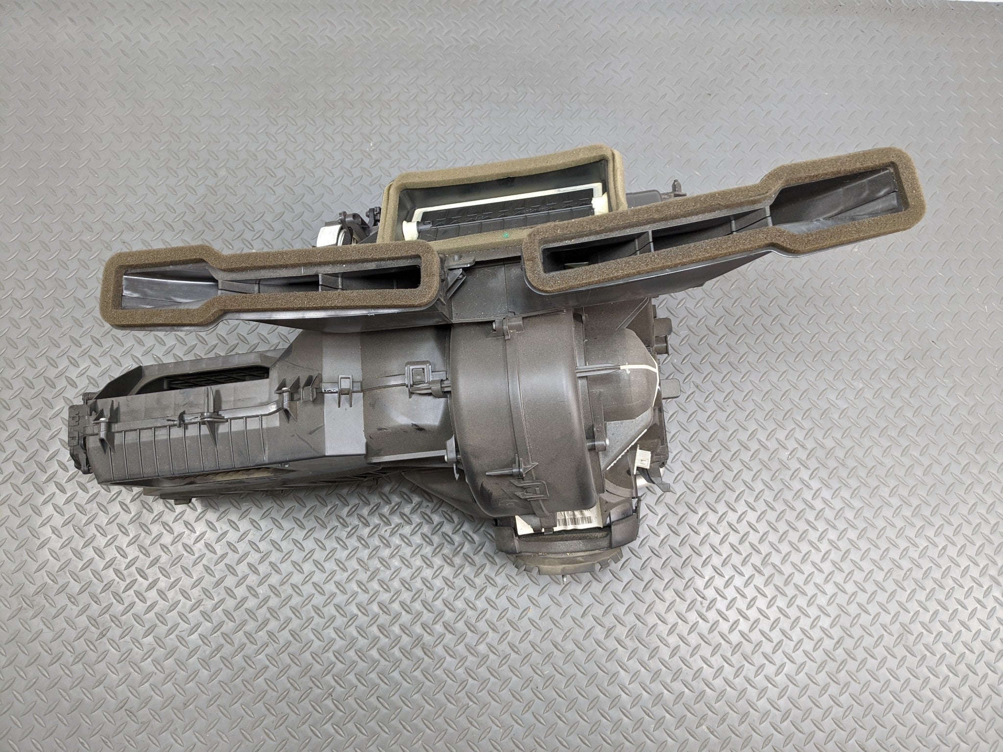 2011 - 2014 MINI COOPER CLUBMAN OEM HVAC HEATER CORE BLOWER EVAPORATOR ASSEMBLY