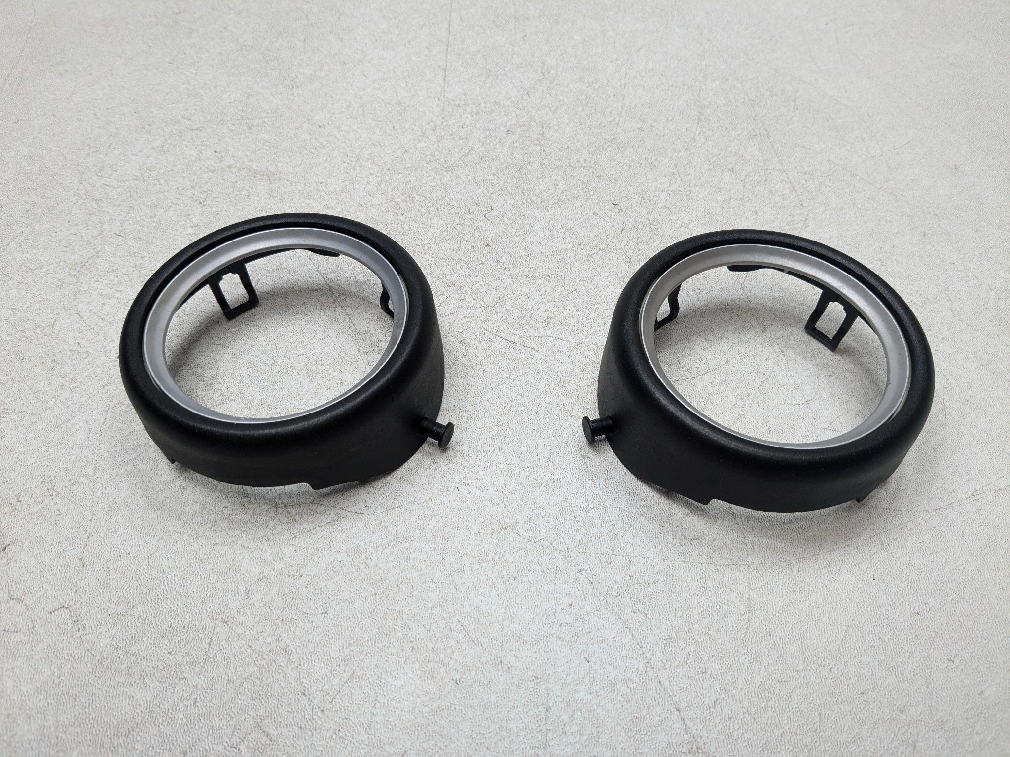 2011 - 2014 MINI COOPER CLUBMAN OEM FRONT DOOR OPENER INSIDE HANDLE TRIM SET
