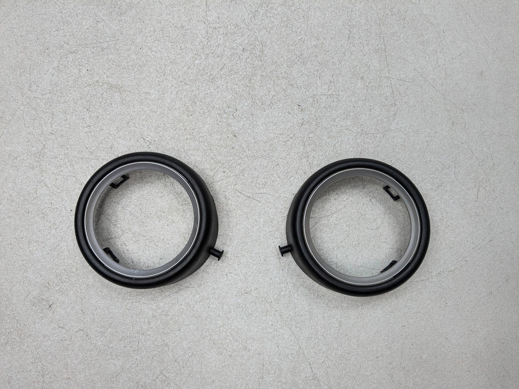 2011 - 2014 MINI COOPER CLUBMAN OEM FRONT DOOR OPENER INSIDE HANDLE TRIM SET