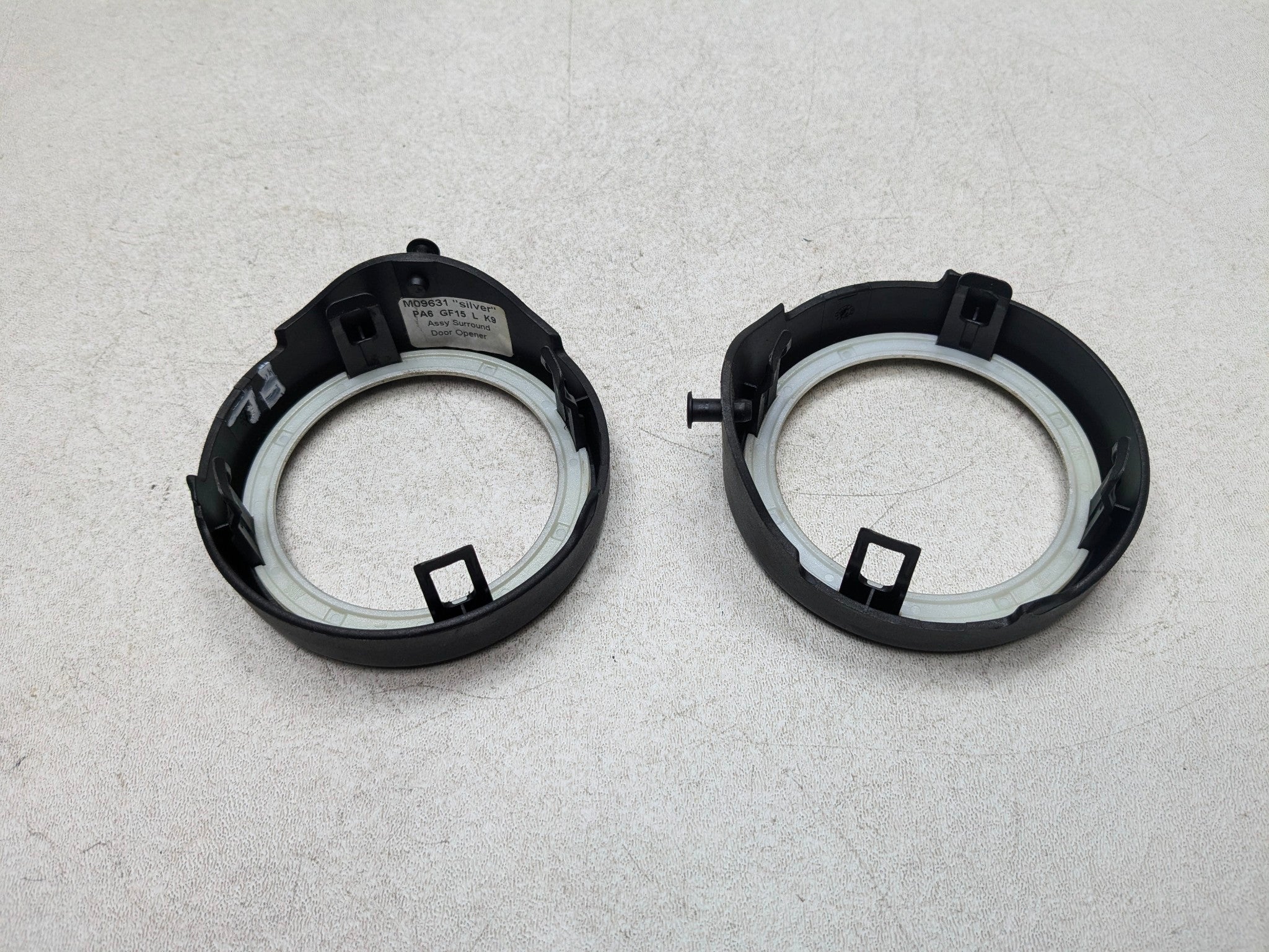 2011 - 2014 MINI COOPER CLUBMAN OEM FRONT DOOR OPENER INSIDE HANDLE TRIM SET