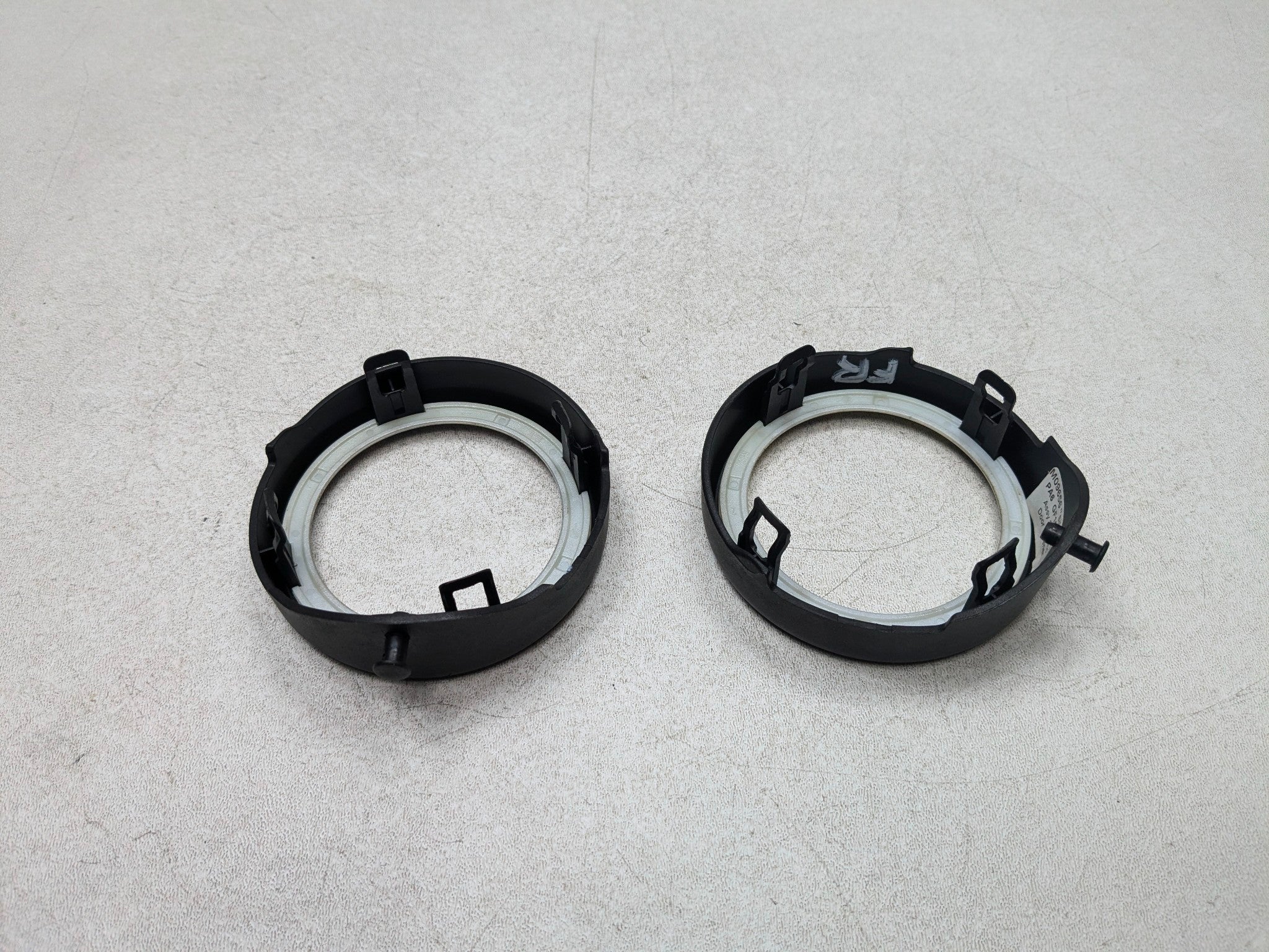 2011 - 2014 MINI COOPER CLUBMAN OEM FRONT DOOR OPENER INSIDE HANDLE TRIM SET