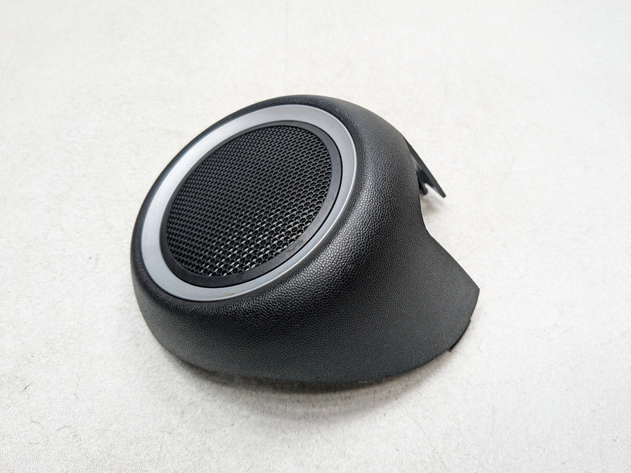 2011 - 2014 MINI COOPER CLUBMAN OEM SPEAKER GRILL COVER BLACK FRONT RIGHT SIDE