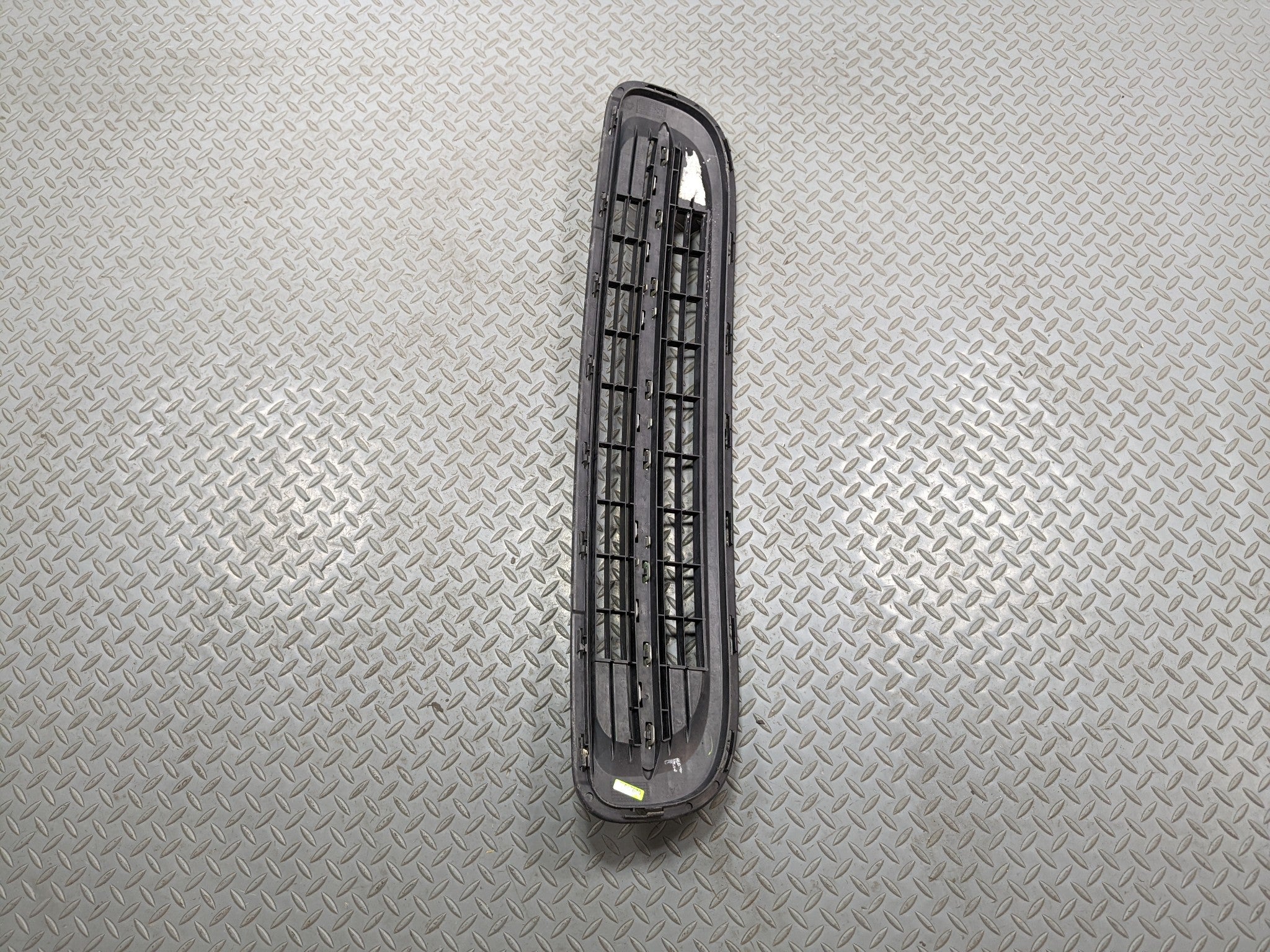 11 - 14 MINI COOPER CLUBMAN OEM GRILLE TRIM PANEL ASSEMBLY FRONT LOWER CENTER