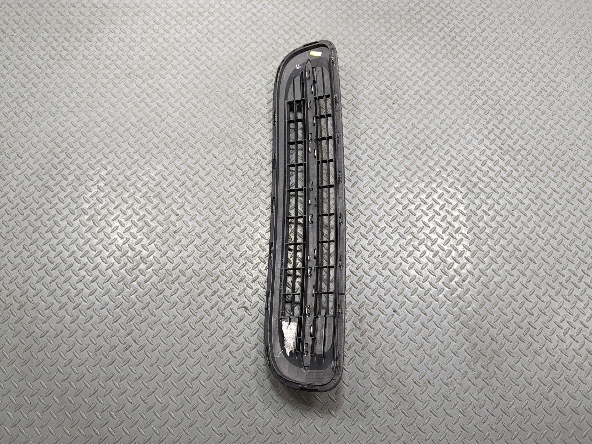 11 - 14 MINI COOPER CLUBMAN OEM GRILLE TRIM PANEL ASSEMBLY FRONT LOWER CENTER
