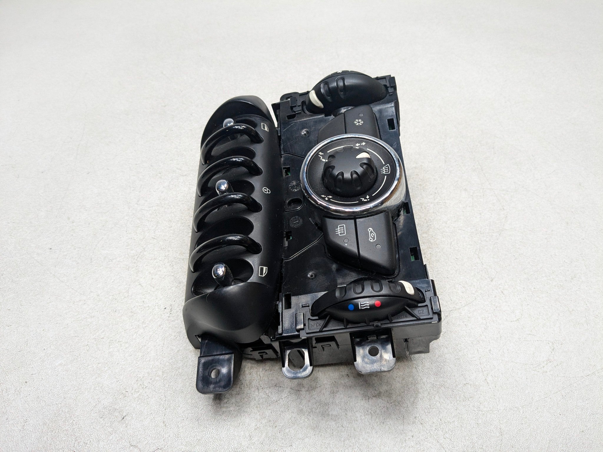 2011 - 2014 MINI COOPER CLUBMAN OEM AC HEATER TEMPERATURE CONTROL SWITCH