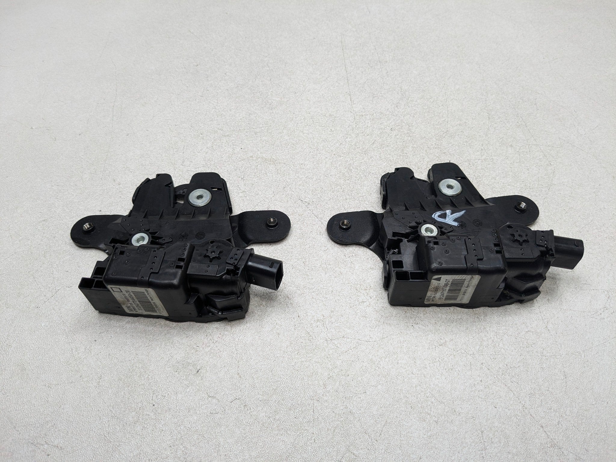11 - 14 MINI COOPER CLUBMAN OEM LID LATCH TRUNK LOCK RELEASE REAR LEFT AND RIGHT