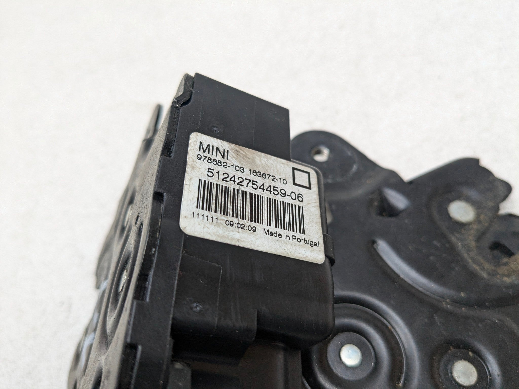 11 - 14 MINI COOPER CLUBMAN OEM LID LATCH TRUNK LOCK RELEASE REAR LEFT AND RIGHT