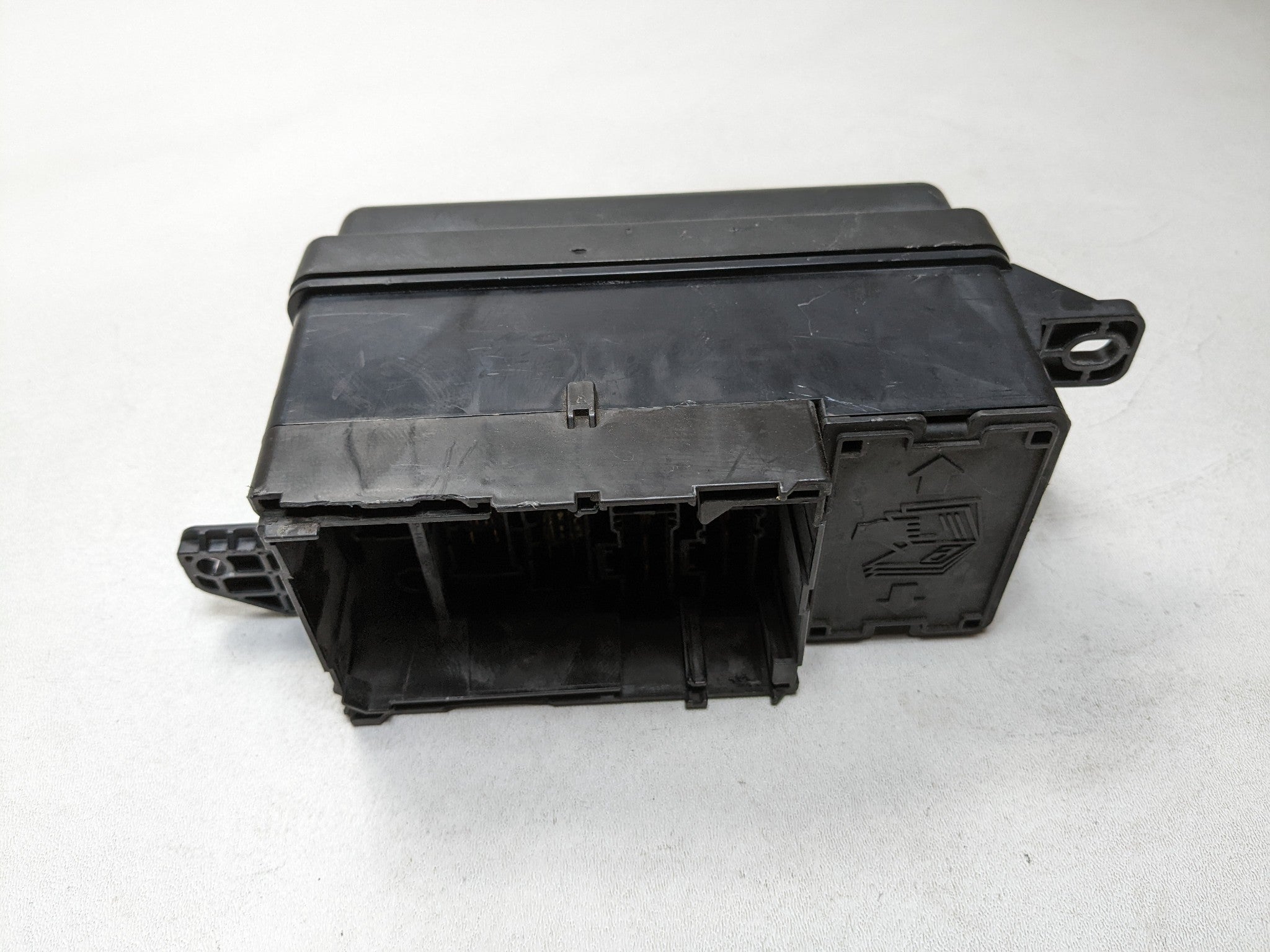 2011 - 2014 MINI COOPER CLUBMAN OEM ENGINE BAY DISTRIBUTION FUSE RELAY BOX
