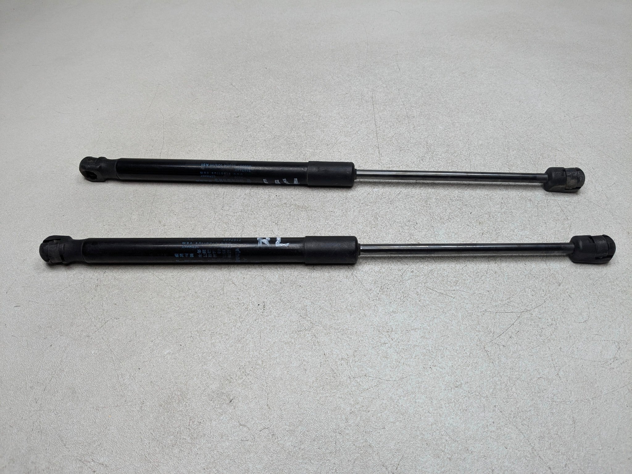 2011 - 2014 MINI COOPER CLUBMAN OEM LIFT SHOCK STRUT SET REAR TRUNK LID TAILGATE