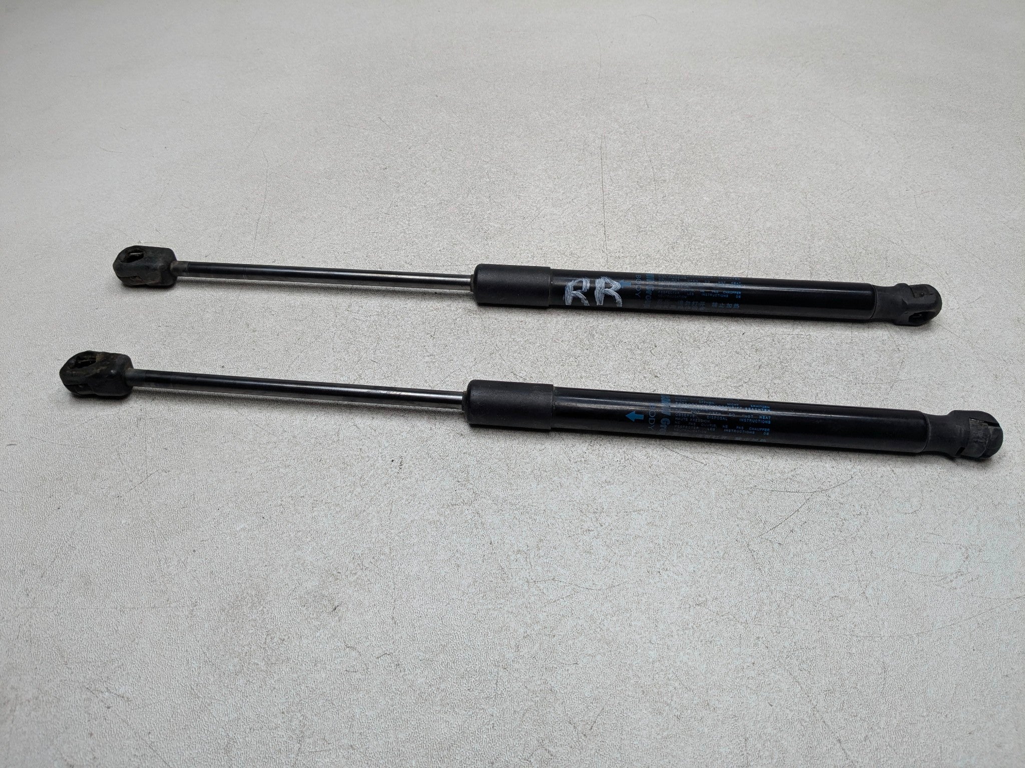 2011 - 2014 MINI COOPER CLUBMAN OEM LIFT SHOCK STRUT SET REAR TRUNK LID TAILGATE