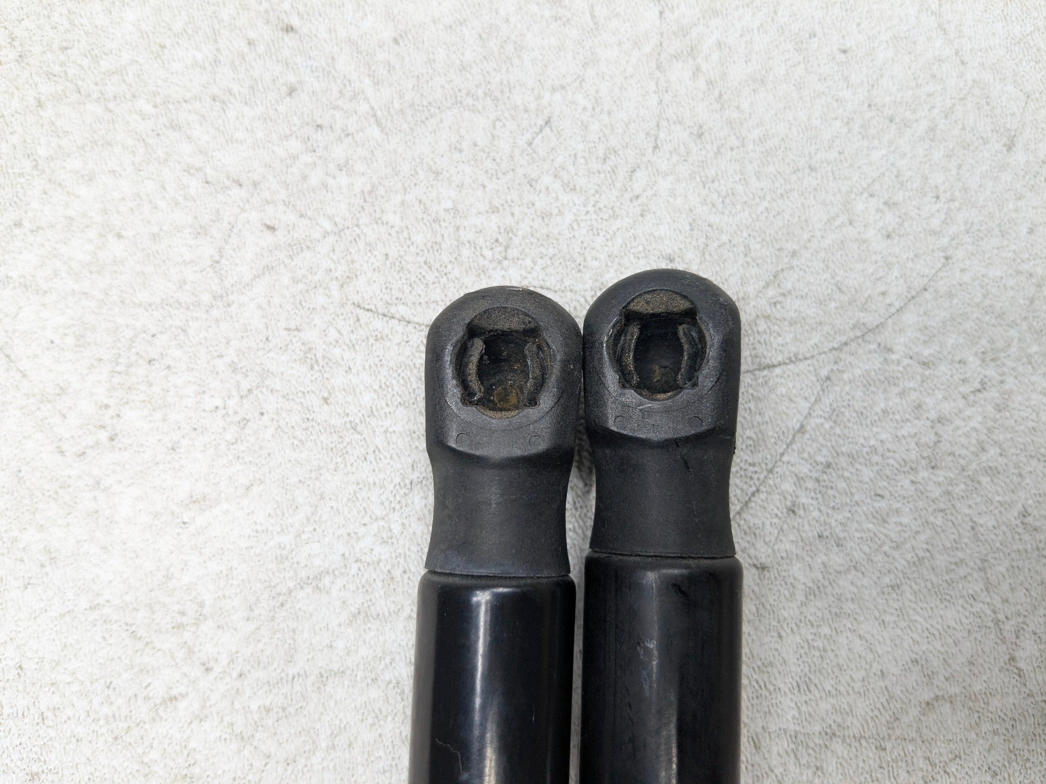 2011 - 2014 MINI COOPER CLUBMAN OEM LIFT SHOCK STRUT SET REAR TRUNK LID TAILGATE