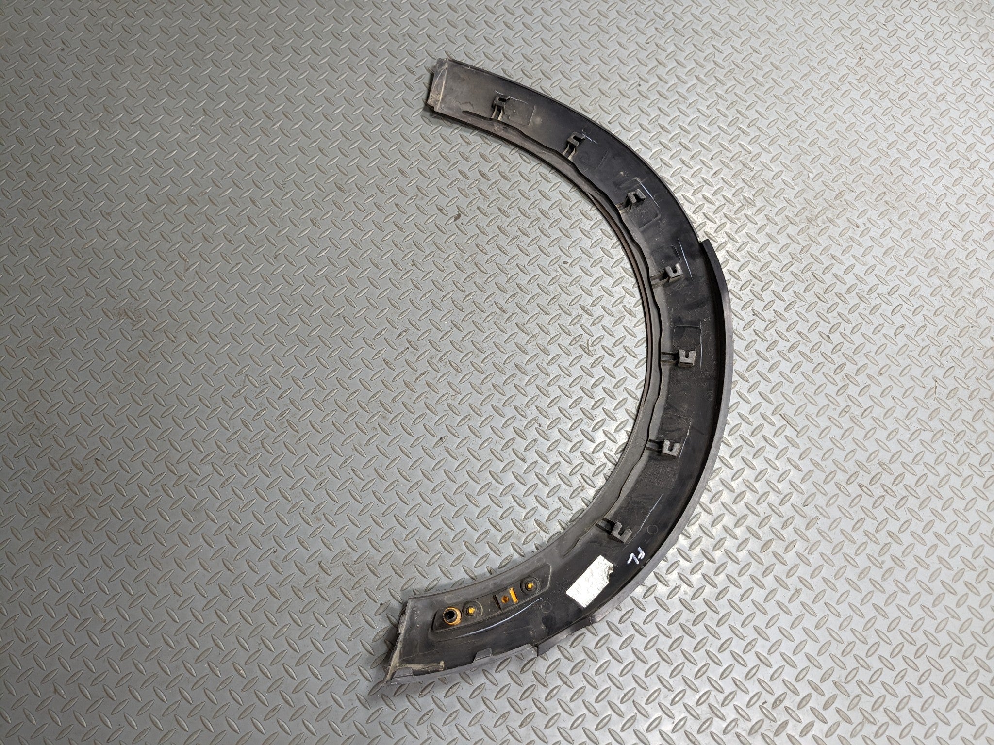 11 - 14 MINI COOPER CLUBMAN OEM FENDER FLARE WHEEL ARCH LINER TRIM FRONT LEFT