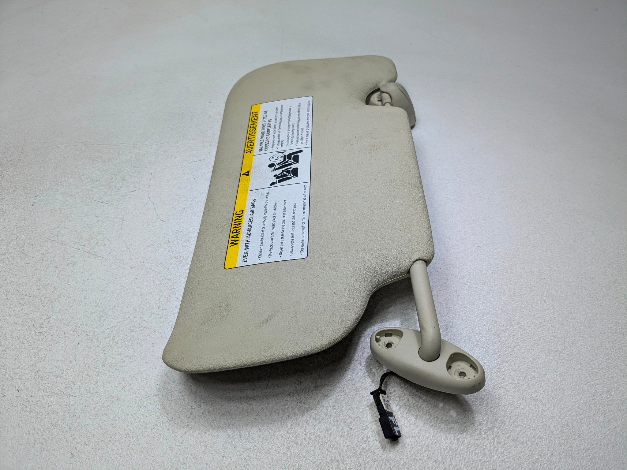 11 - 14 MINI COOPER CLUBMAN OEM SUN VISOR INTERIOR UPPER ROOF FRONT LEFT SIDE