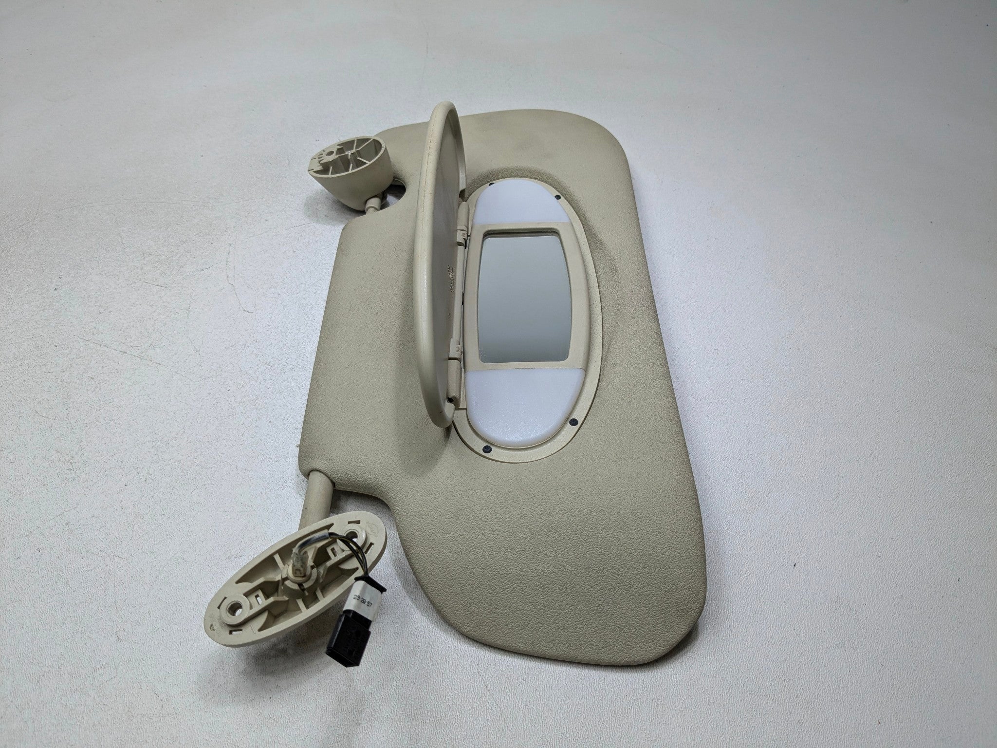 11 - 14 MINI COOPER CLUBMAN OEM SUN VISOR INTERIOR UPPER ROOF FRONT LEFT SIDE