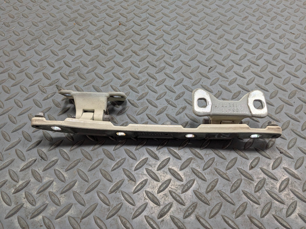 11 - 14 MINI COOPER CLUBMAN OEM TRUNK LID TAILGATE HINGE REAR LEFT DRIVER SIDE