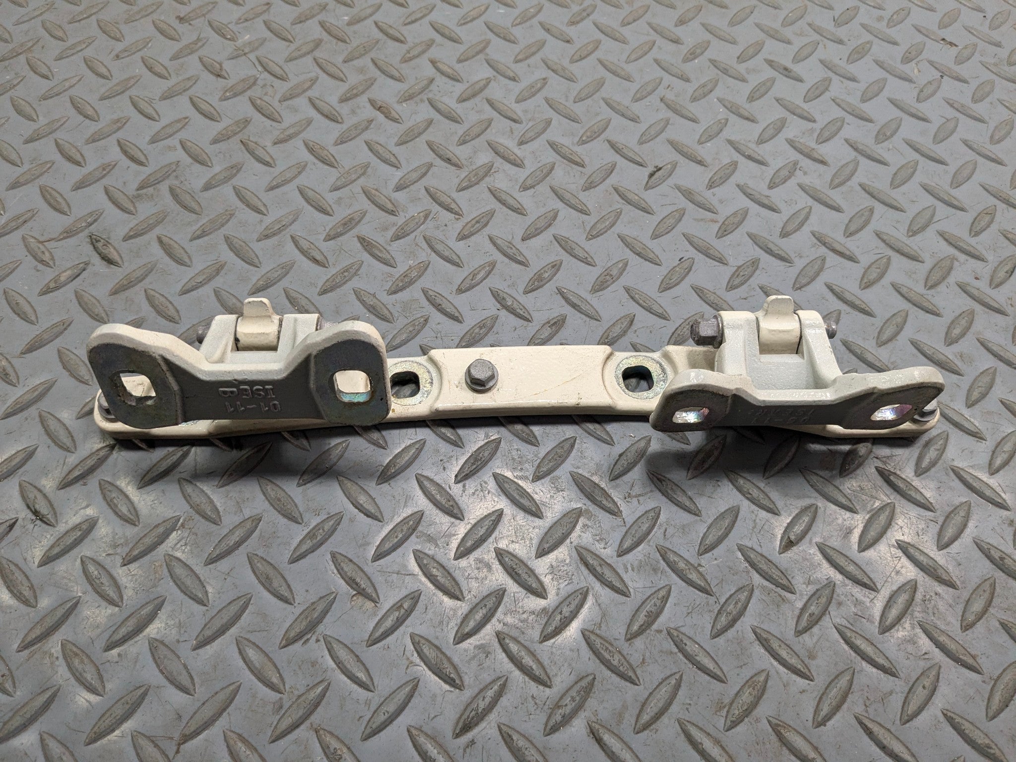2011 - 2014 MINI COOPER CLUBMAN OEM TRUNK LID TAILGATE HINGE REAR RIGHT SIDE