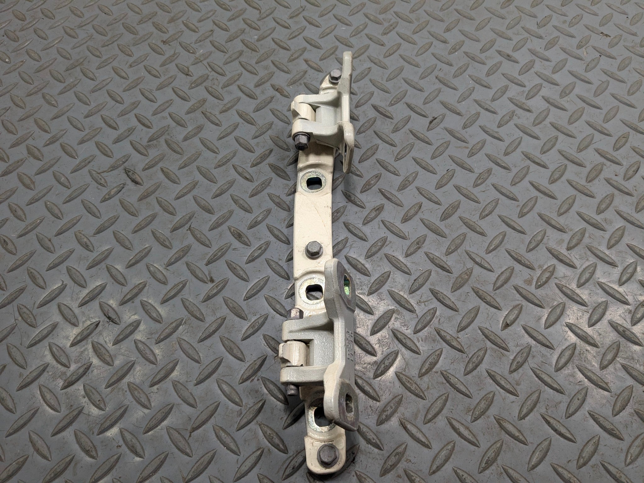 2011 - 2014 MINI COOPER CLUBMAN OEM TRUNK LID TAILGATE HINGE REAR RIGHT SIDE