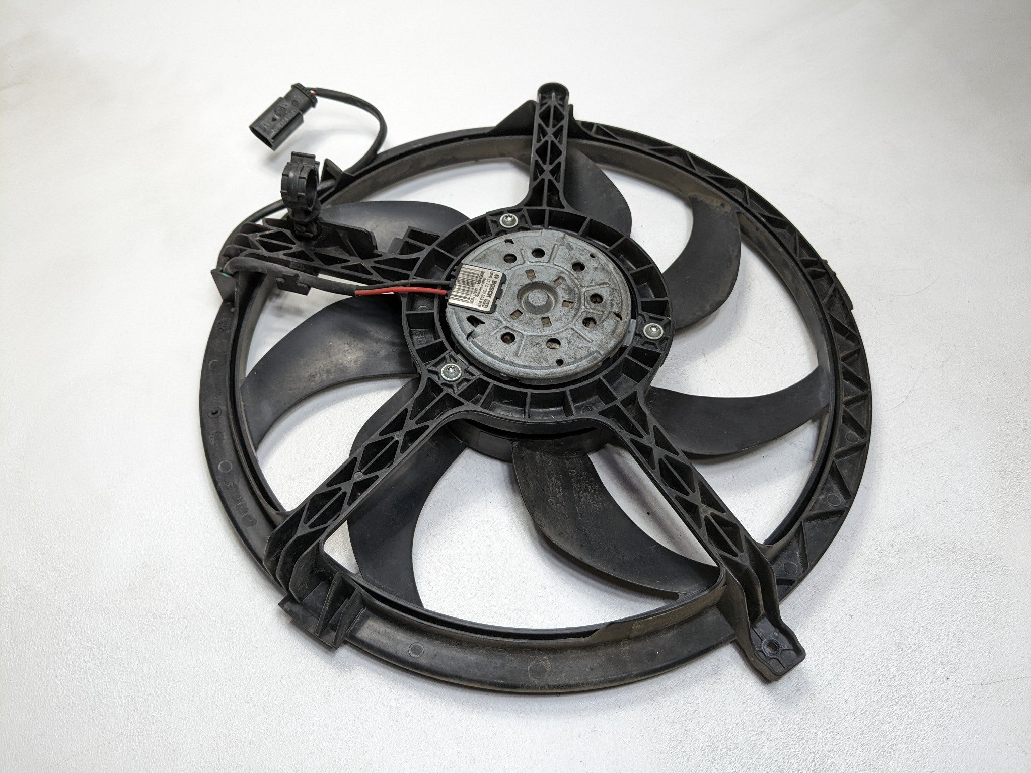 2011 - 2014 MINI COOPER CLUBMAN OEM ENGINE COOLING ELECTRIC FAN MOTOR ASSEMBLY