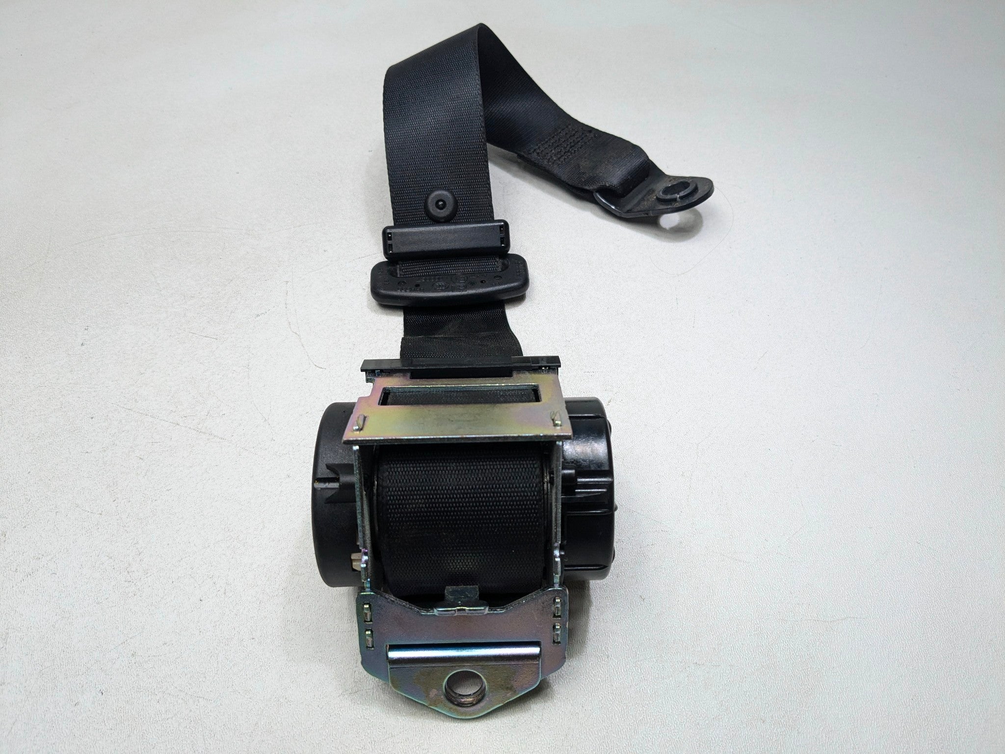 2011 - 2014 MINI COOPER CLUBMAN OEM SEAT BELT RETRACTOR REAR LEFT DRIVER SIDE