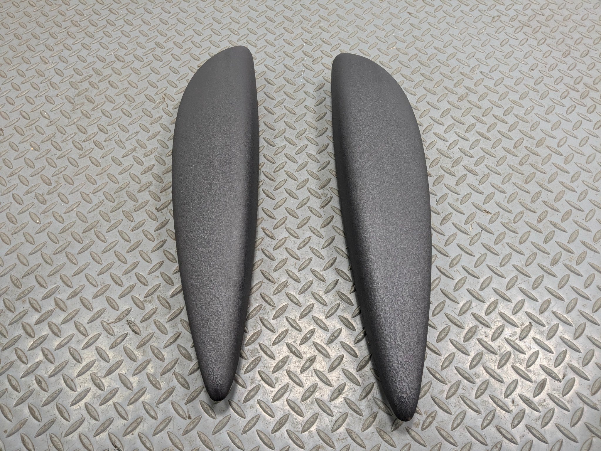 2011 - 2014 MINI COOPER CLUBMAN OEM ARMREST SIDE COVER SET FRONT LEFT AND RIGHT