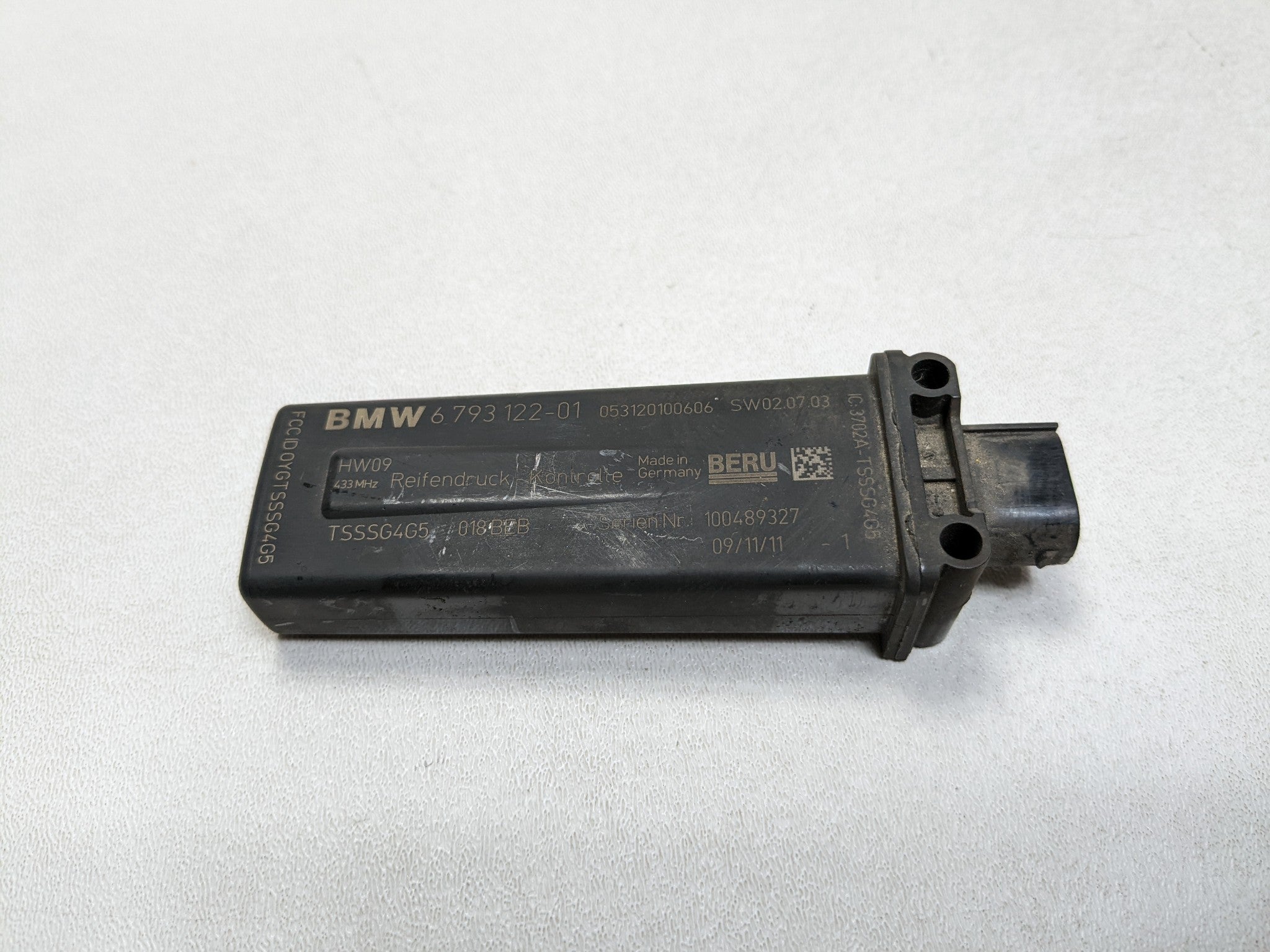 2011 - 2014 MINI COOPER CLUBMAN OEM TPMS TIRE PRESSURE MONITORING ANTENNA SENSOR