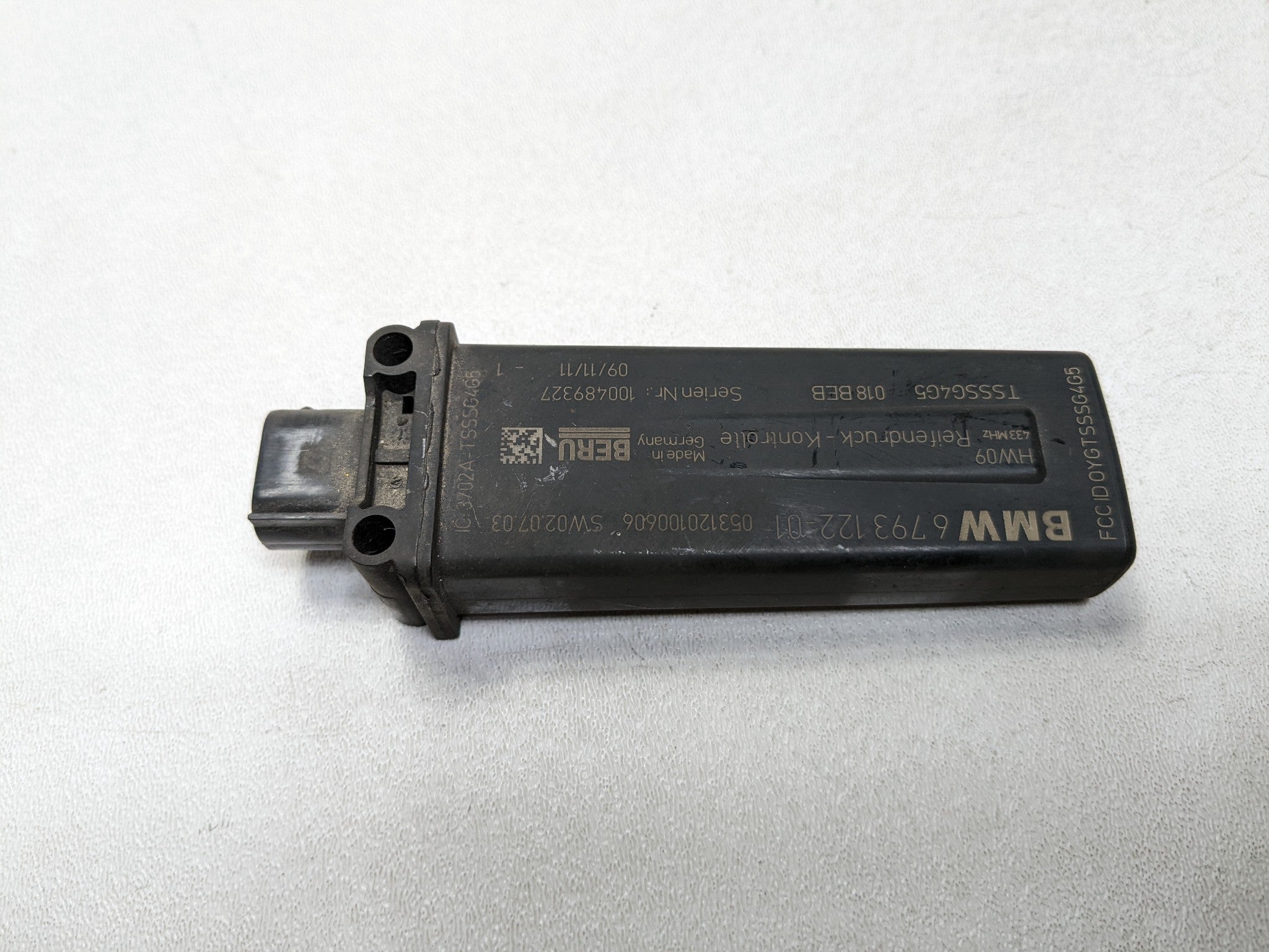 2011 - 2014 MINI COOPER CLUBMAN OEM TPMS TIRE PRESSURE MONITORING ANTENNA SENSOR