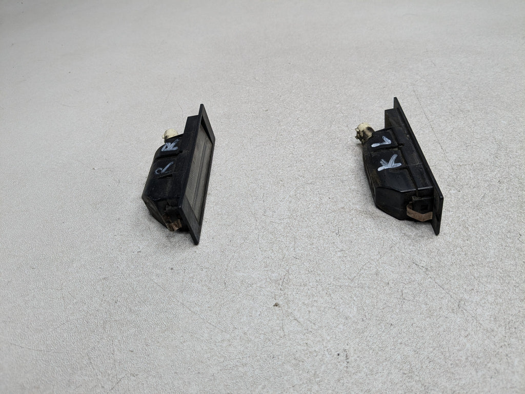 2011 - 2014 MINI COOPER CLUBMAN OEM LICENSE PLATE LIGHT SET REAR LEFT AND RIGHT