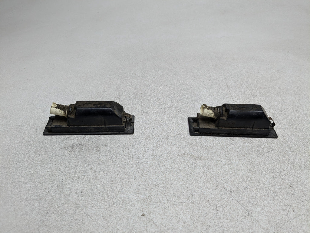 2011 - 2014 MINI COOPER CLUBMAN OEM LICENSE PLATE LIGHT SET REAR LEFT AND RIGHT
