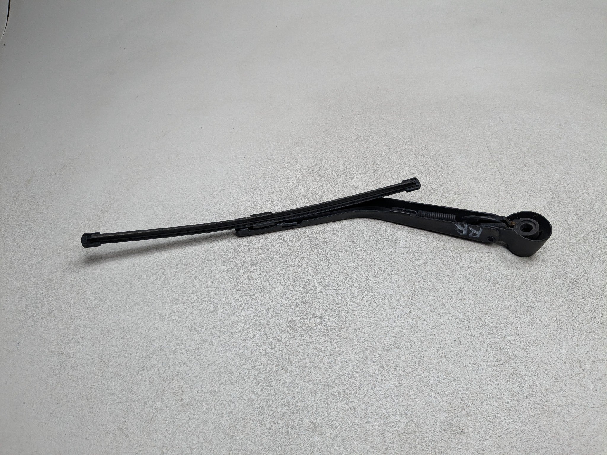 11 - 14 MINI COOPER CLUBMAN OEM WINDSHIELD WIPER ARM WITH BLADE REAR RIGHT SIDE