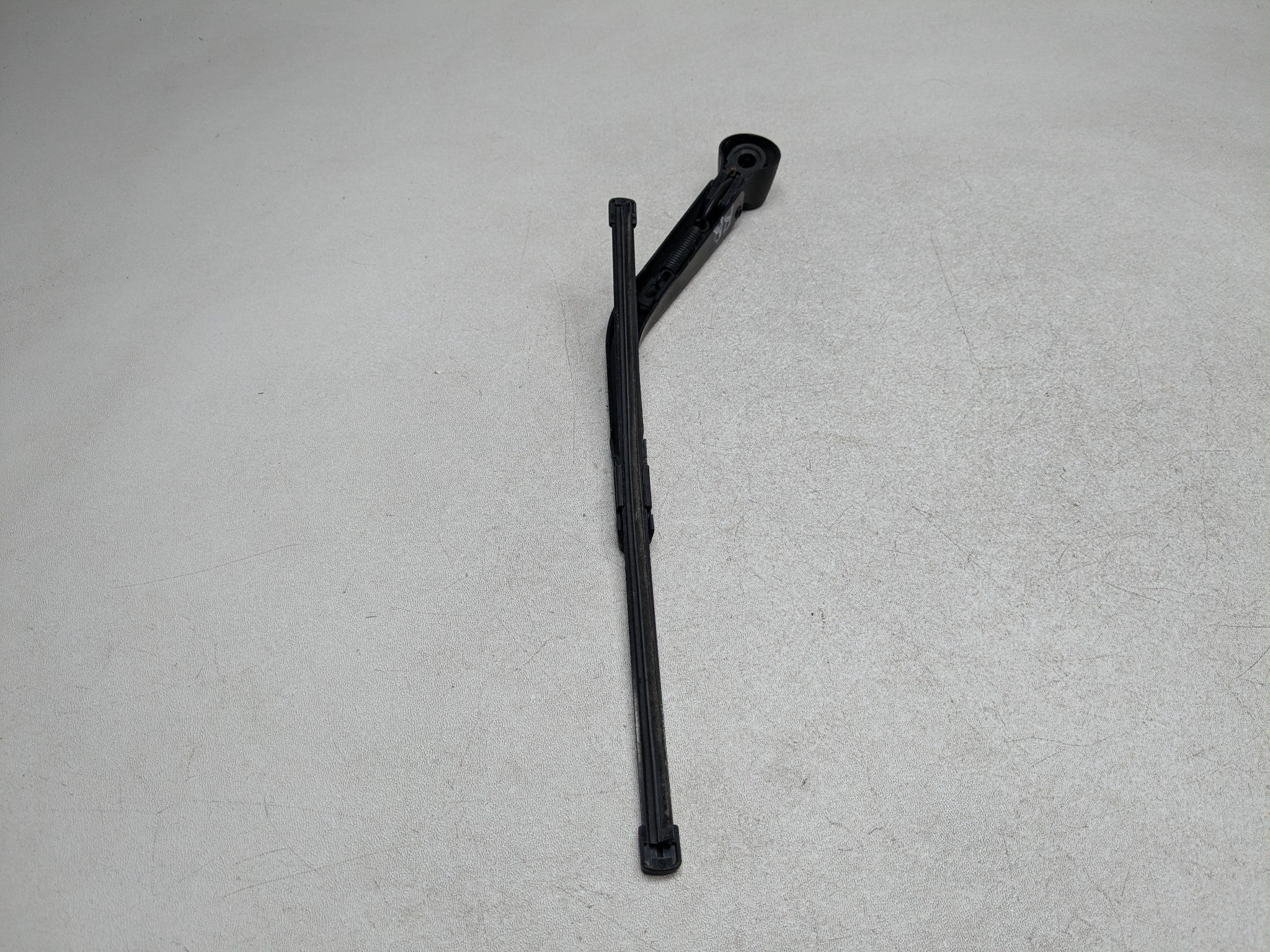 11 - 14 MINI COOPER CLUBMAN OEM WINDSHIELD WIPER ARM WITH BLADE REAR RIGHT SIDE