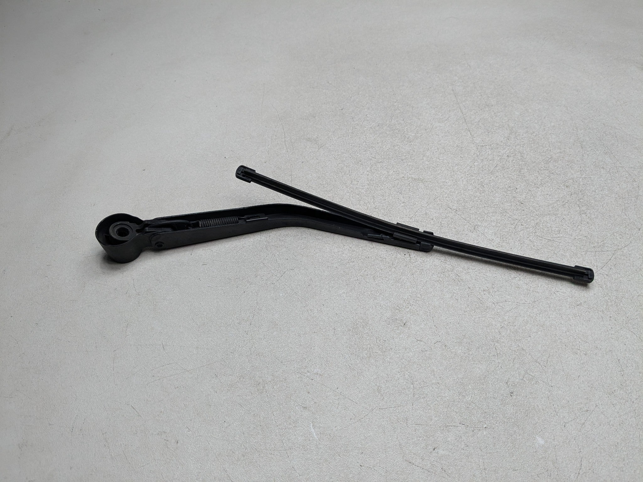 11 - 14 MINI COOPER CLUBMAN OEM WINDSHIELD WIPER ARM WITH BLADE REAR LEFT SIDE
