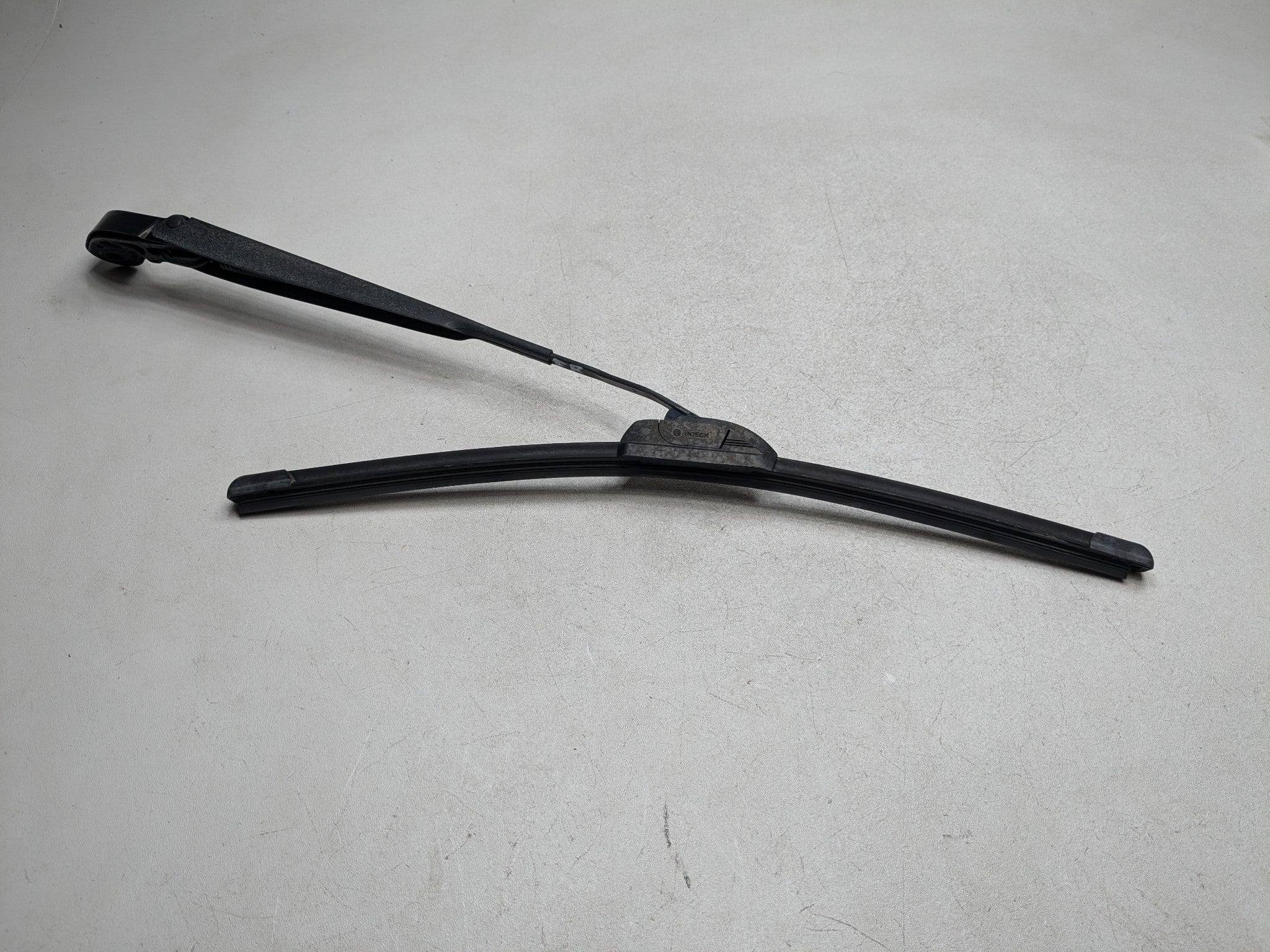 11 - 14 MINI COOPER CLUBMAN OEM WINDSHIELD WIPER ARM WITH BLADE FRONT RIGHT SIDE