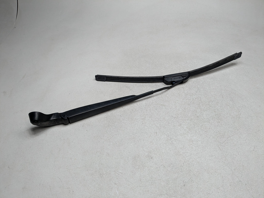 11 - 14 MINI COOPER CLUBMAN OEM WINDSHIELD WIPER ARM WITH BLADE FRONT RIGHT SIDE