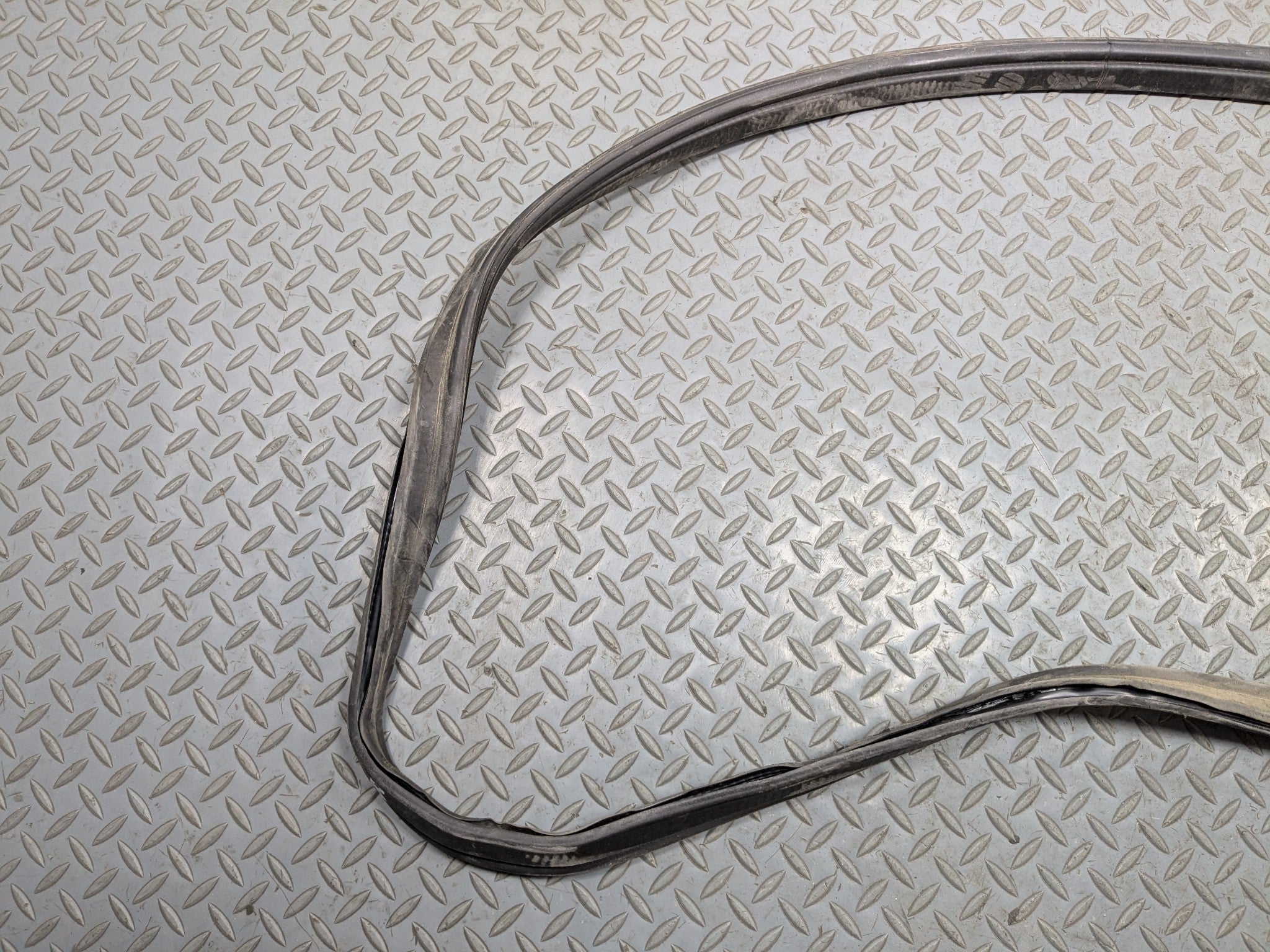 11 - 14 MINI COOPER CLUBMAN OEM DOOR SEAL WEATHER STRIPPING RUBBER REAR TRUNK