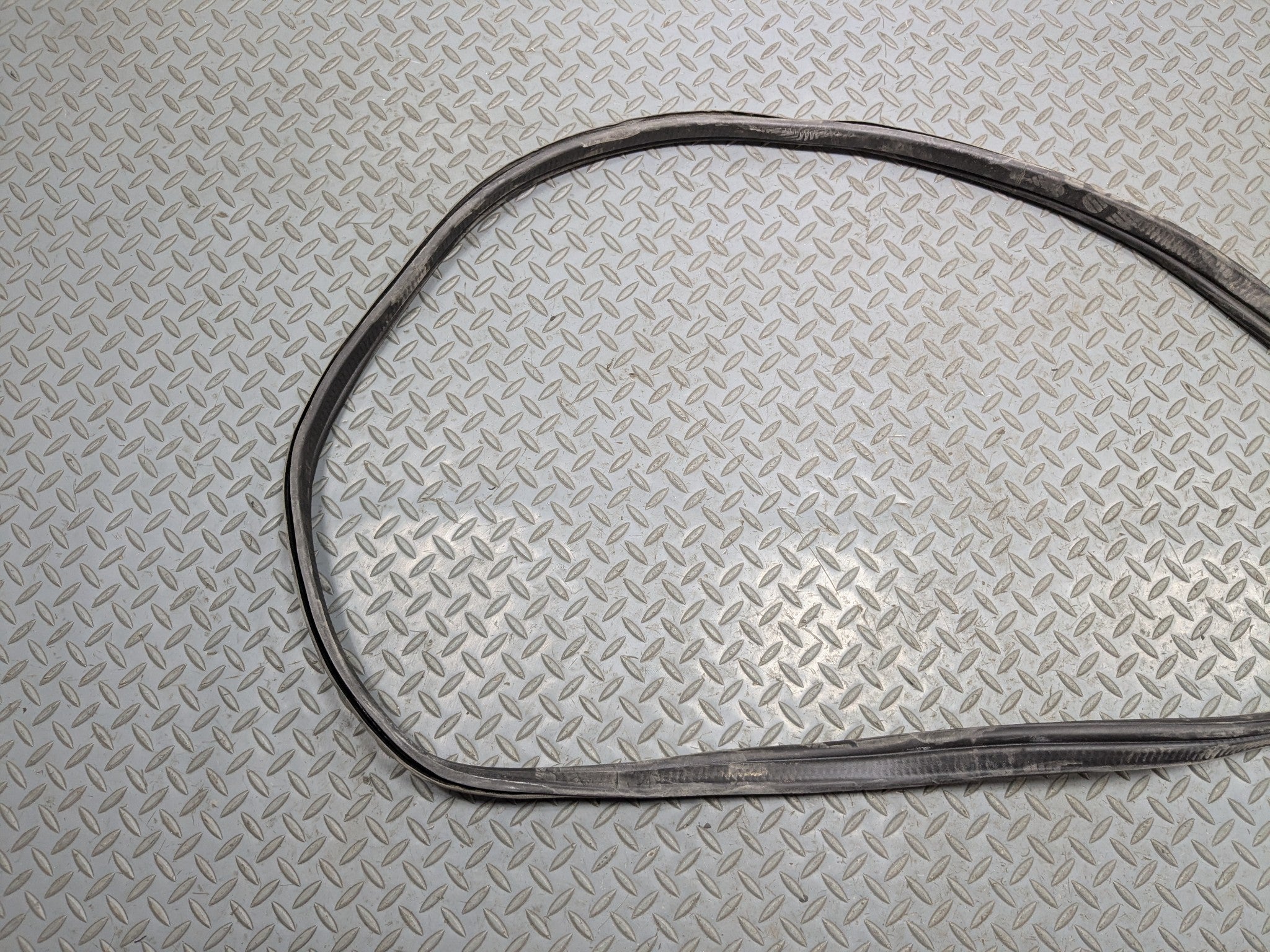 11 - 14 MINI COOPER CLUBMAN OEM DOOR SEAL WEATHER STRIPPING RUBBER REAR TRUNK