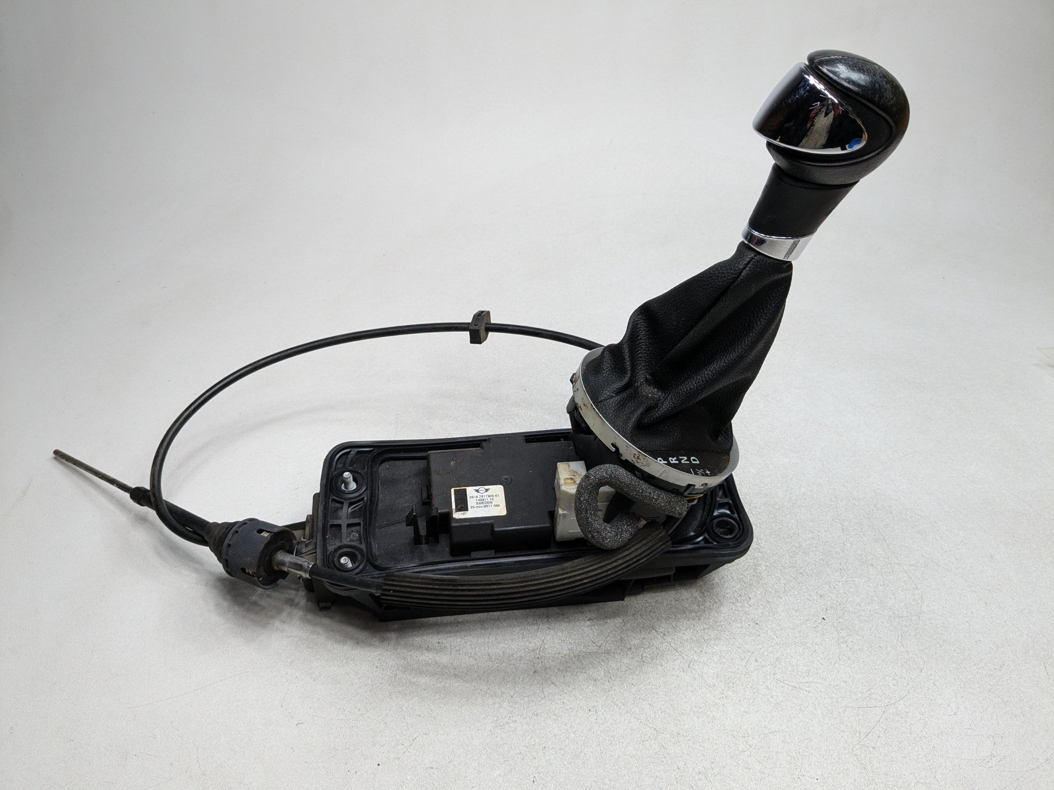 2011 - 2014 MINI COOPER CLUBMAN OEM AUTOMATIC TRANSMISSION GEAR FLOOR SHIFTER