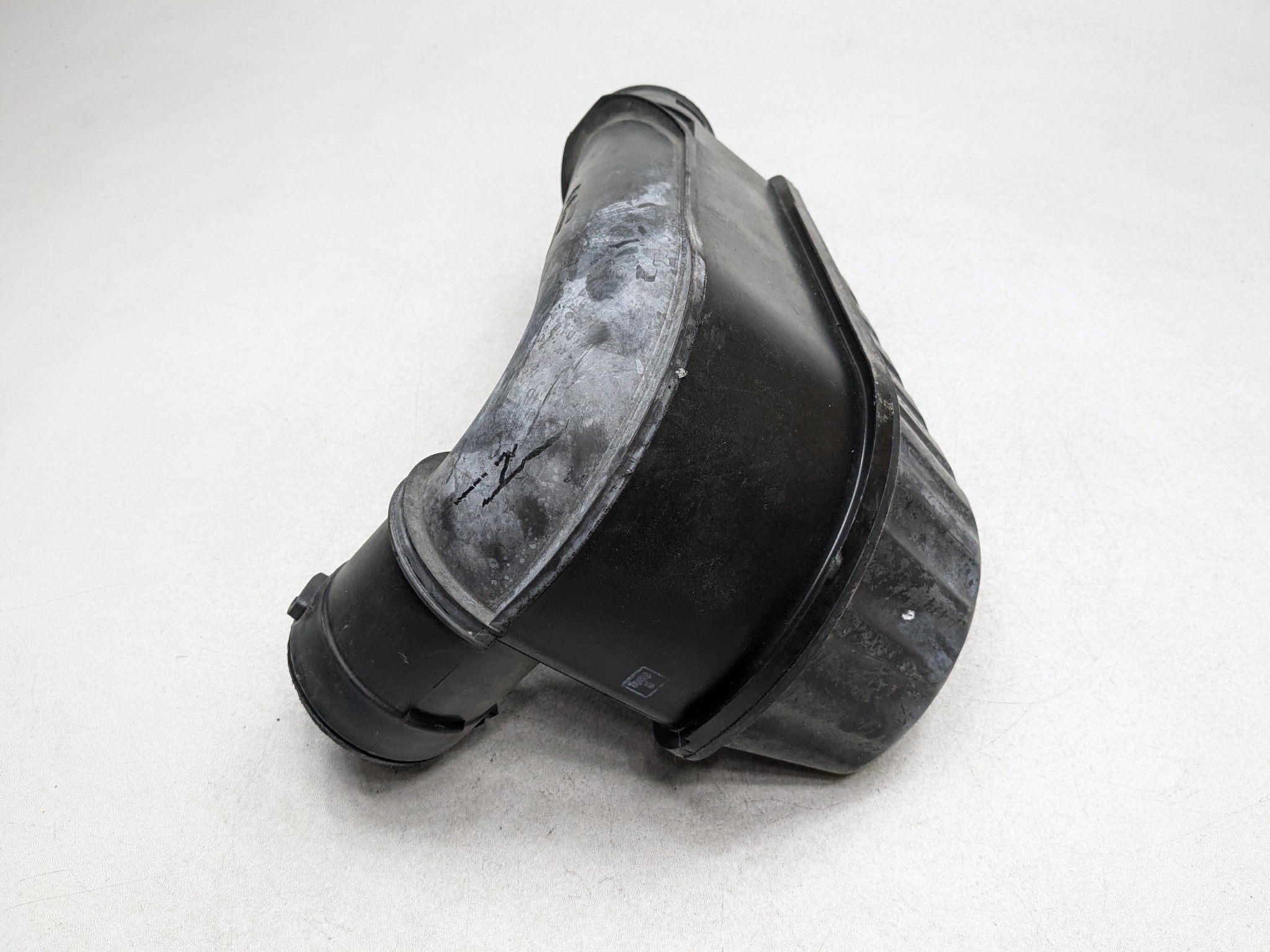 2011 - 2014 MINI COOPER CLUBMAN OEM ENGINE AIR INTAKE MANIFOLD RESONATOR TUBE