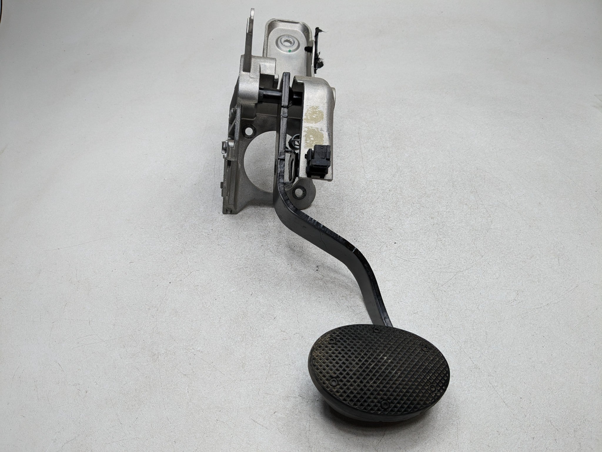 11-14 MINI COOPER CLUBMAN OEM FOOT BRAKE PEDAL FRONT FLOOR WITH SUPPORT BRACKET